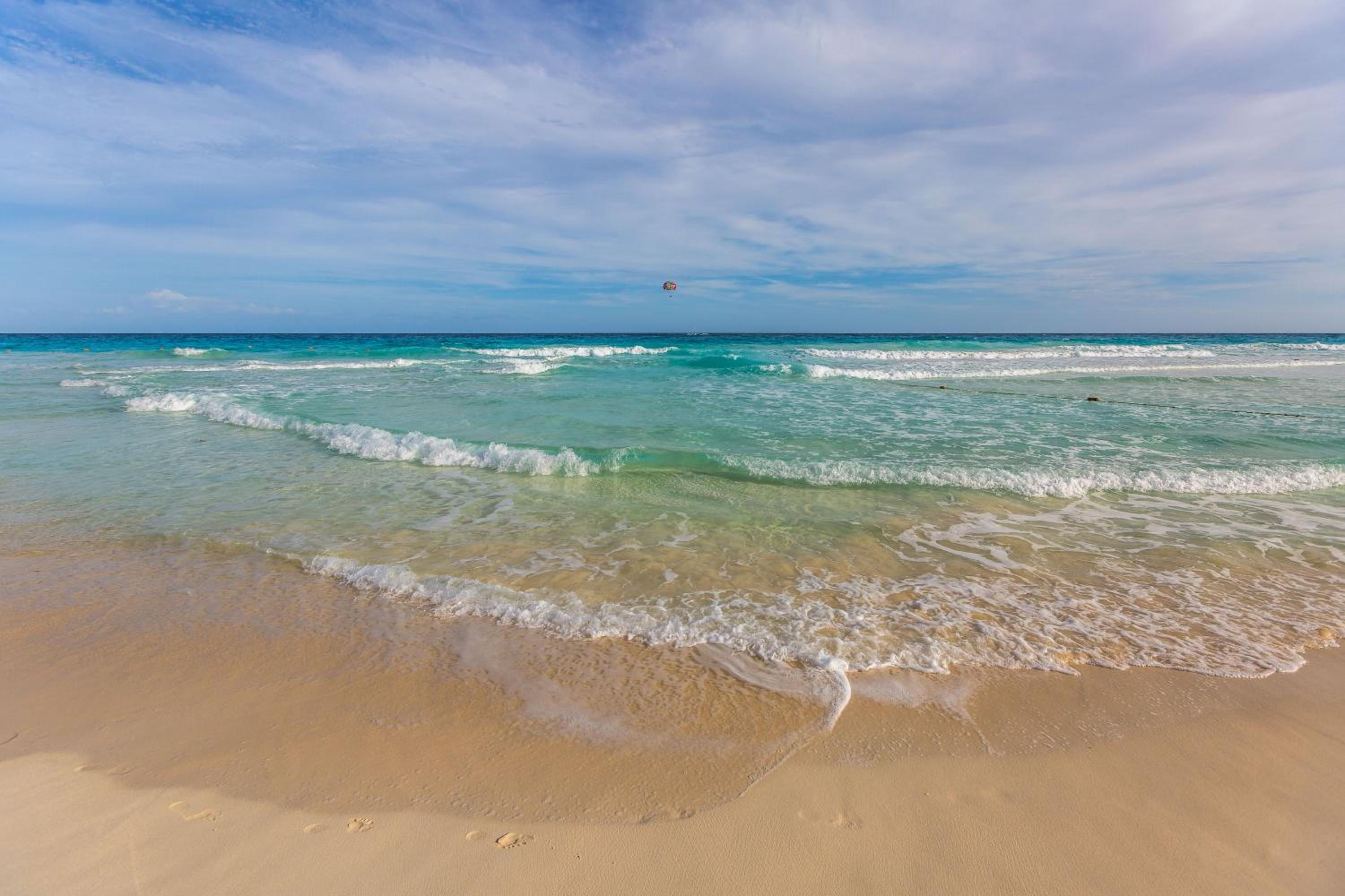 Brisas Shores Beach & OceanFront Apartments 1 or 2 bedrooms Cancun Hotel Zone
