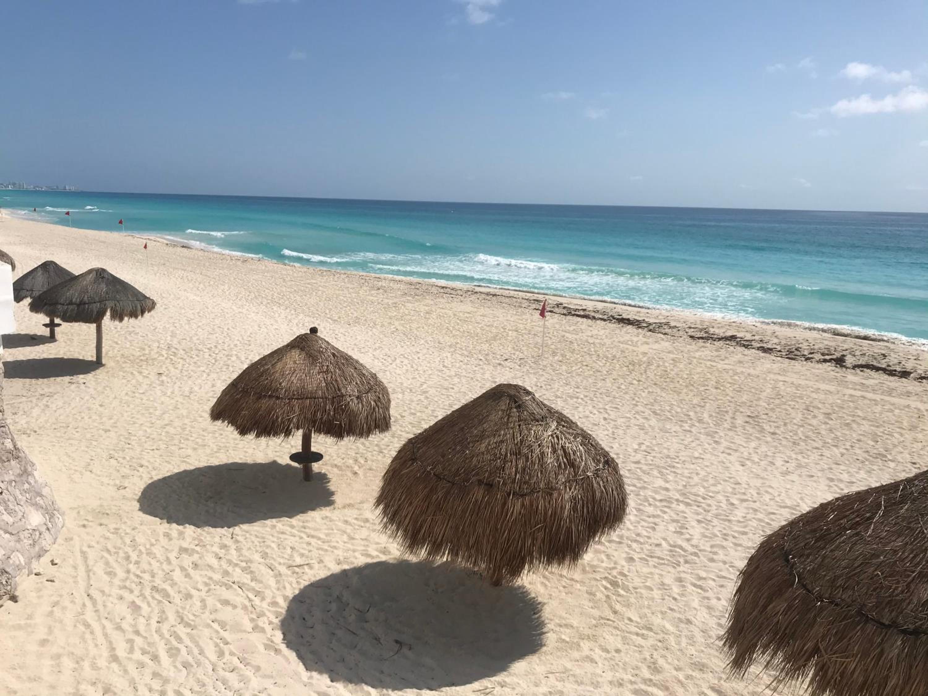 Brisas Shores Beach & OceanFront Apartments 1 or 2 bedrooms Cancun Hotel Zone