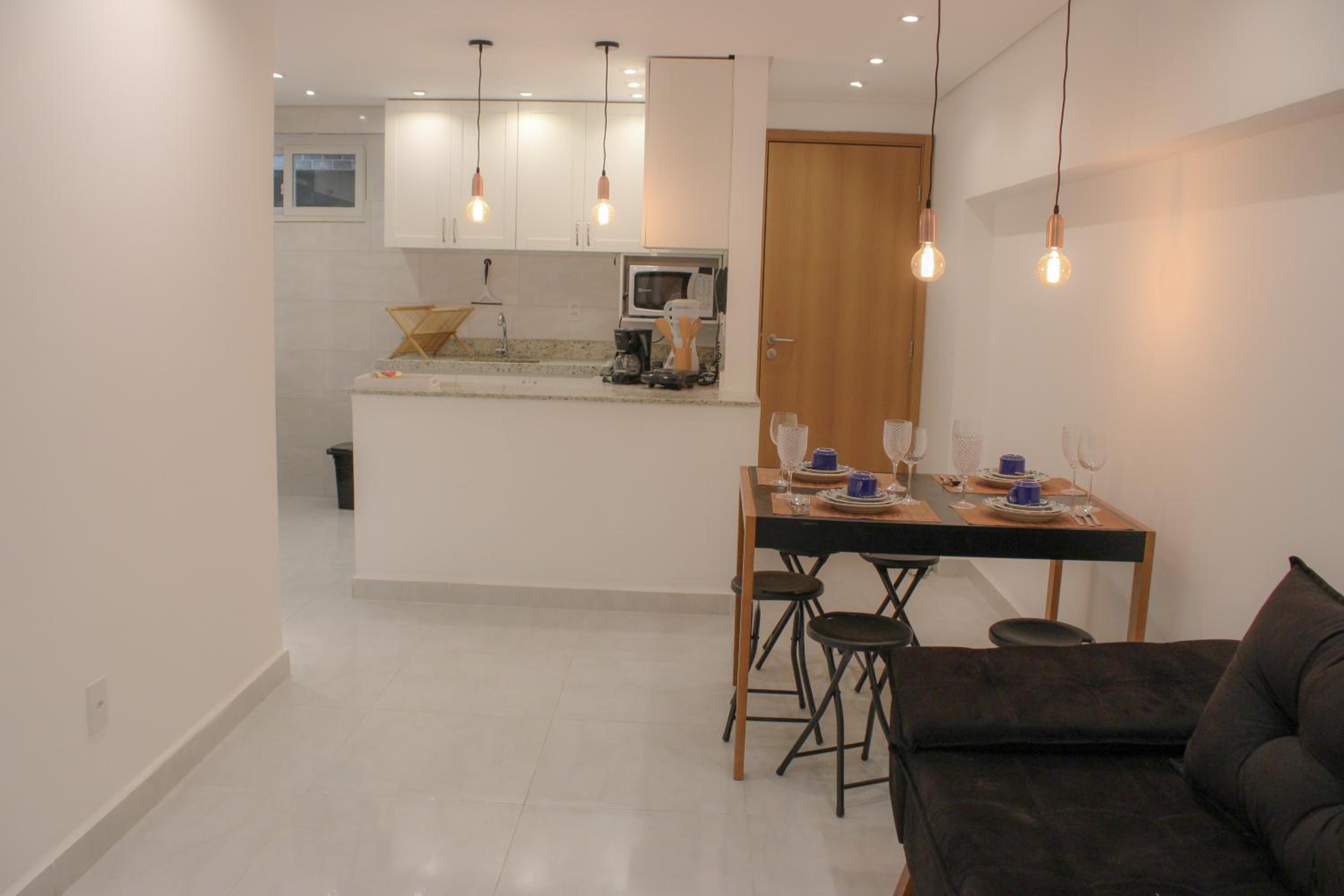 Apartamento com 2 quartos a 50 metros da praia