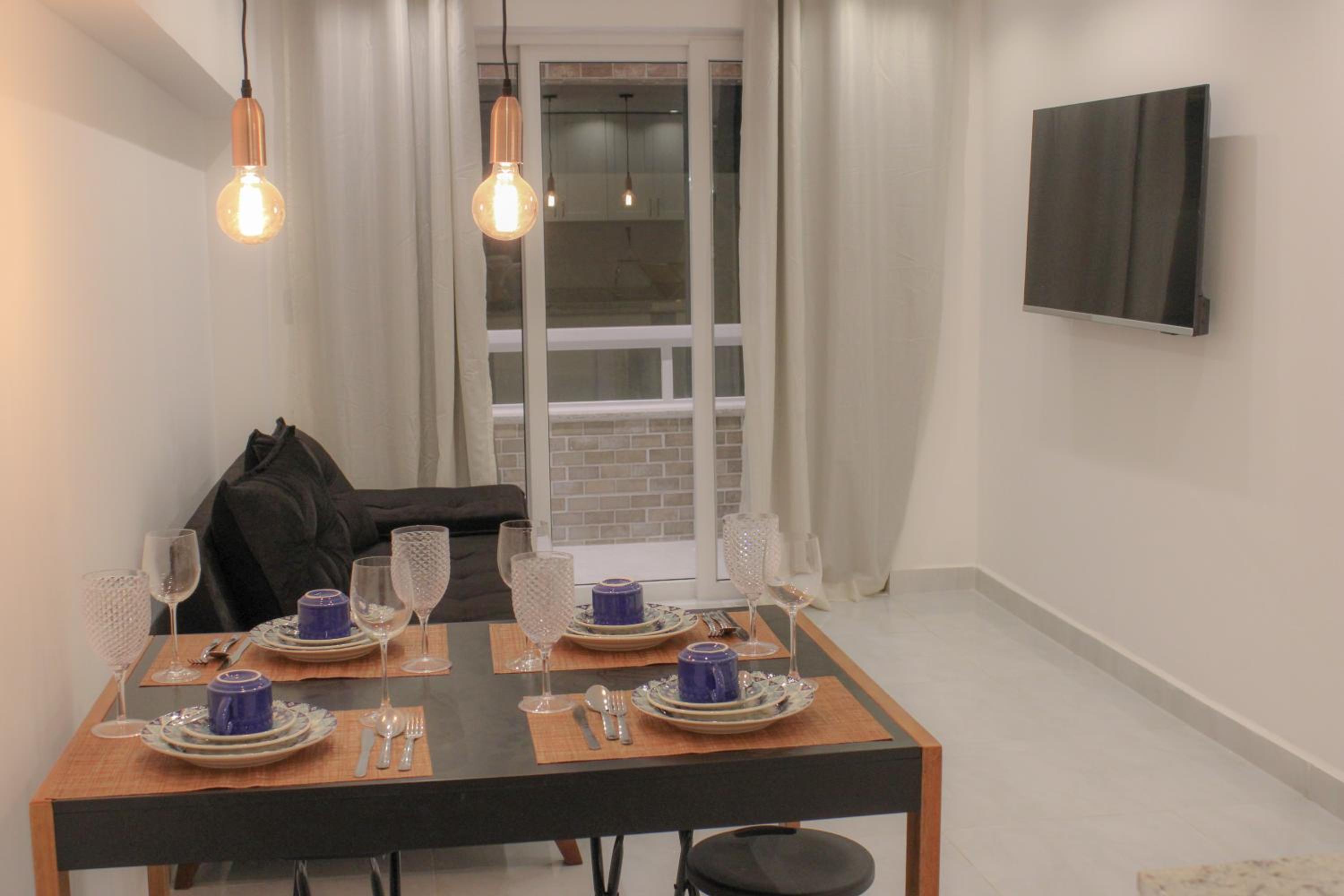 Apartamento com 2 quartos a 50 metros da praia
