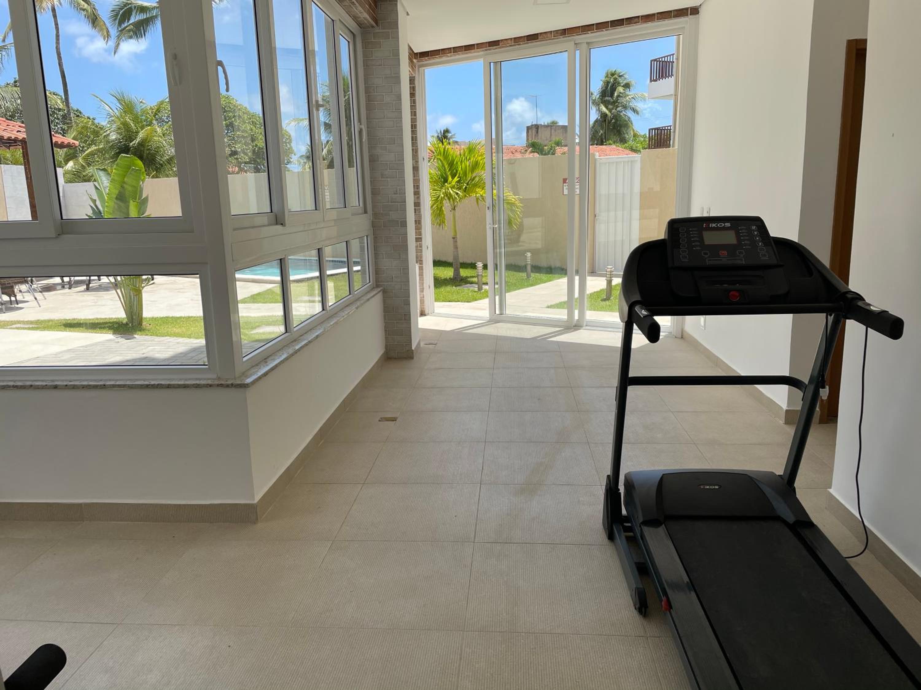 Apartamento com 2 quartos a 50 metros da praia