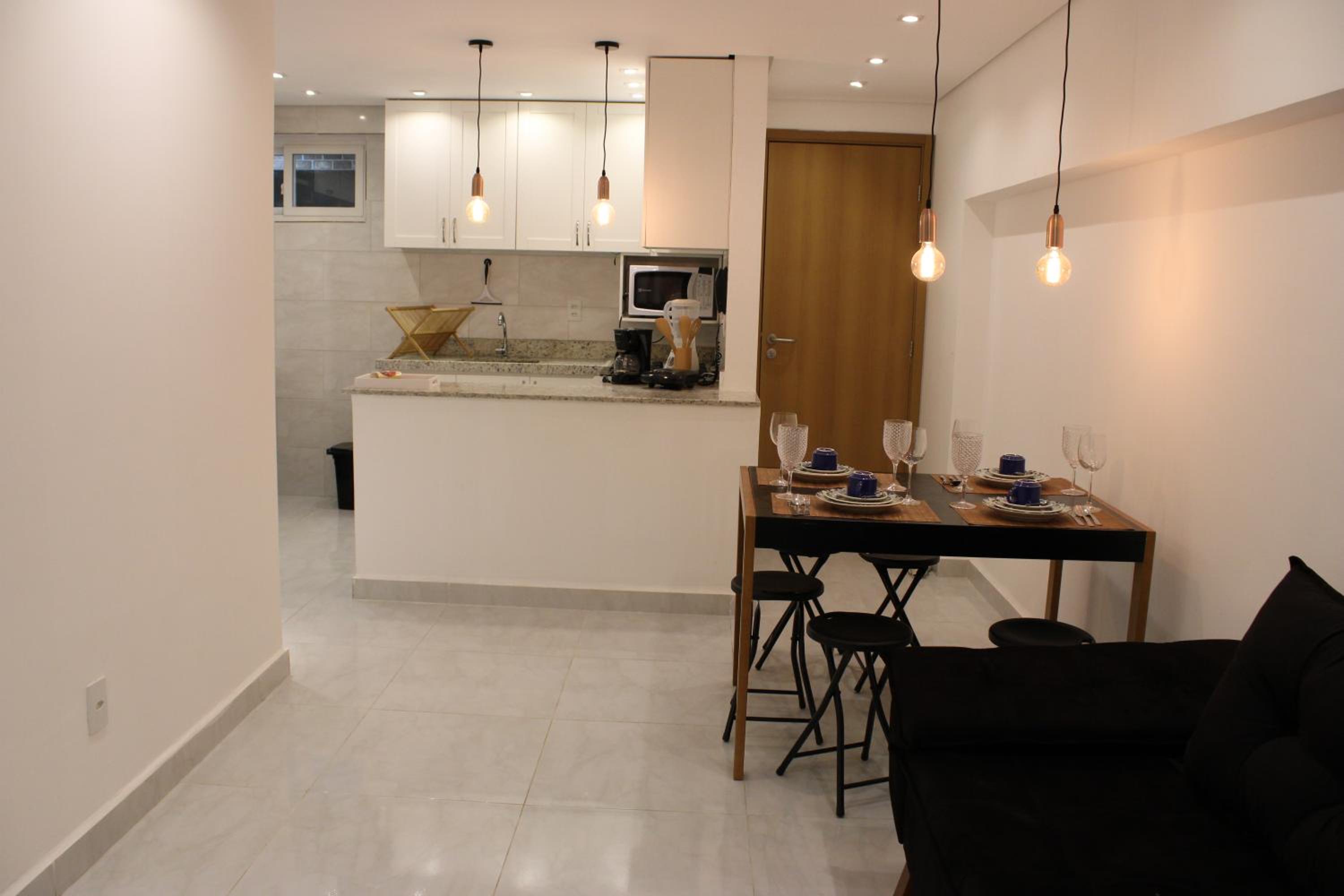 Apartamento com 2 quartos a 50 metros da praia