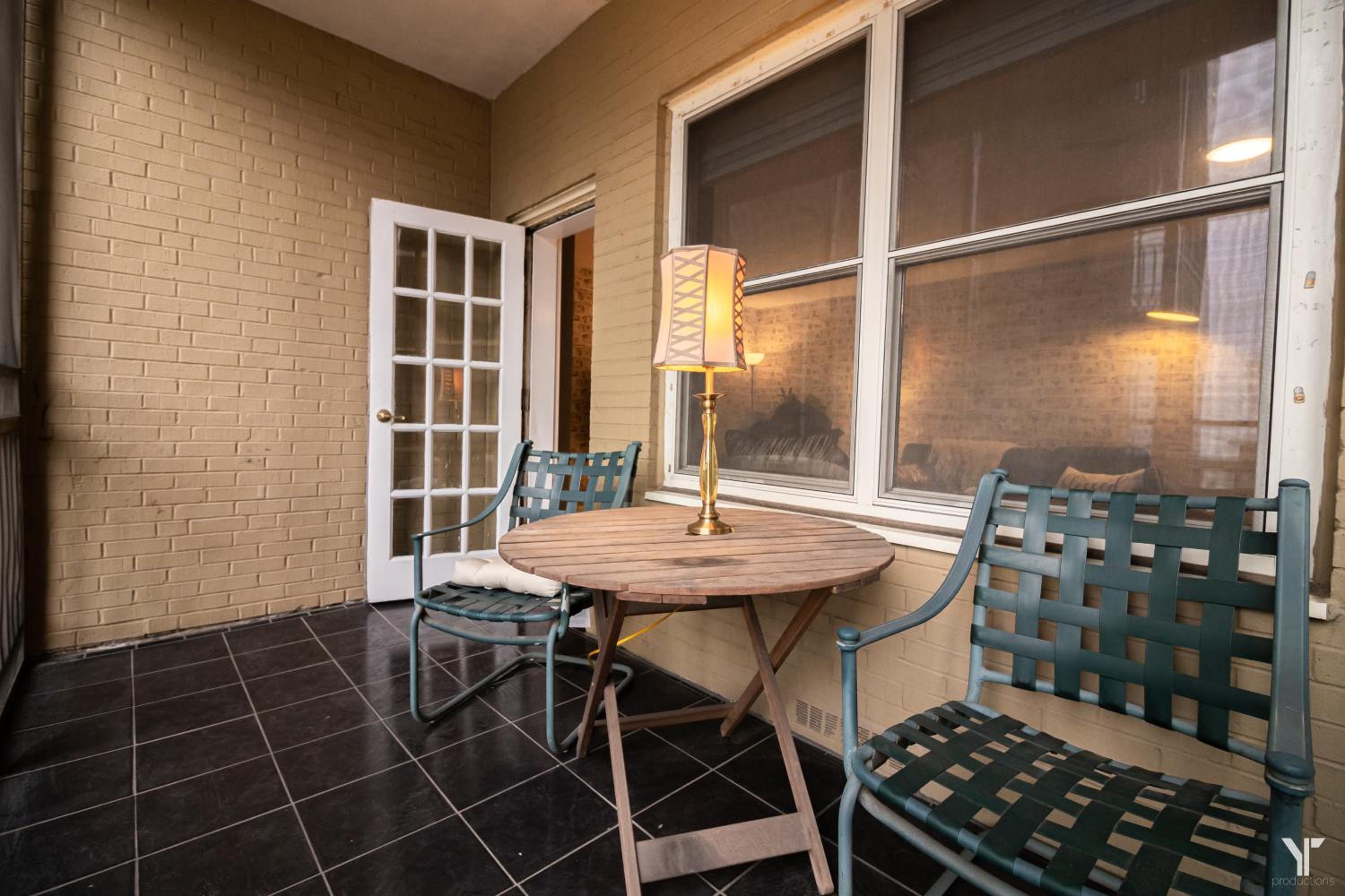 P8G Remodel 2BR/2BA downtown ATL-Parking & Balcony view 5