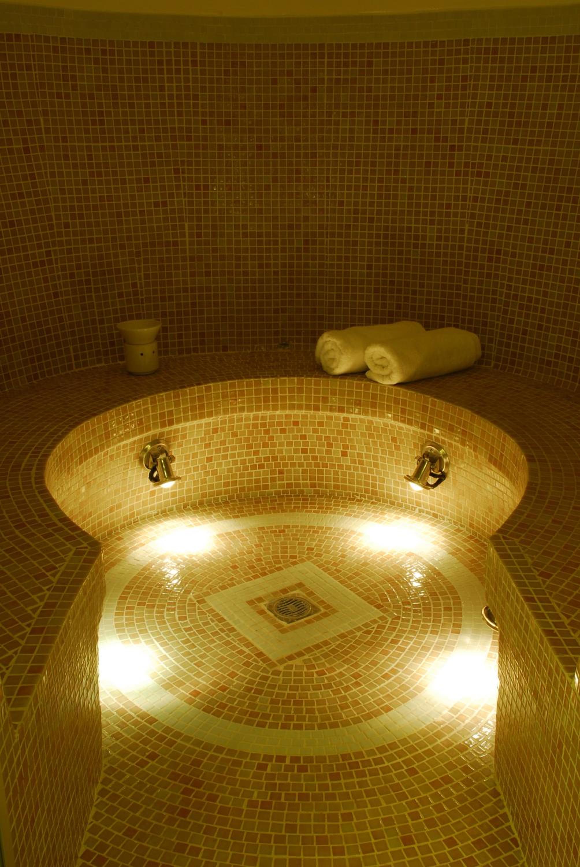 Jacuzzi