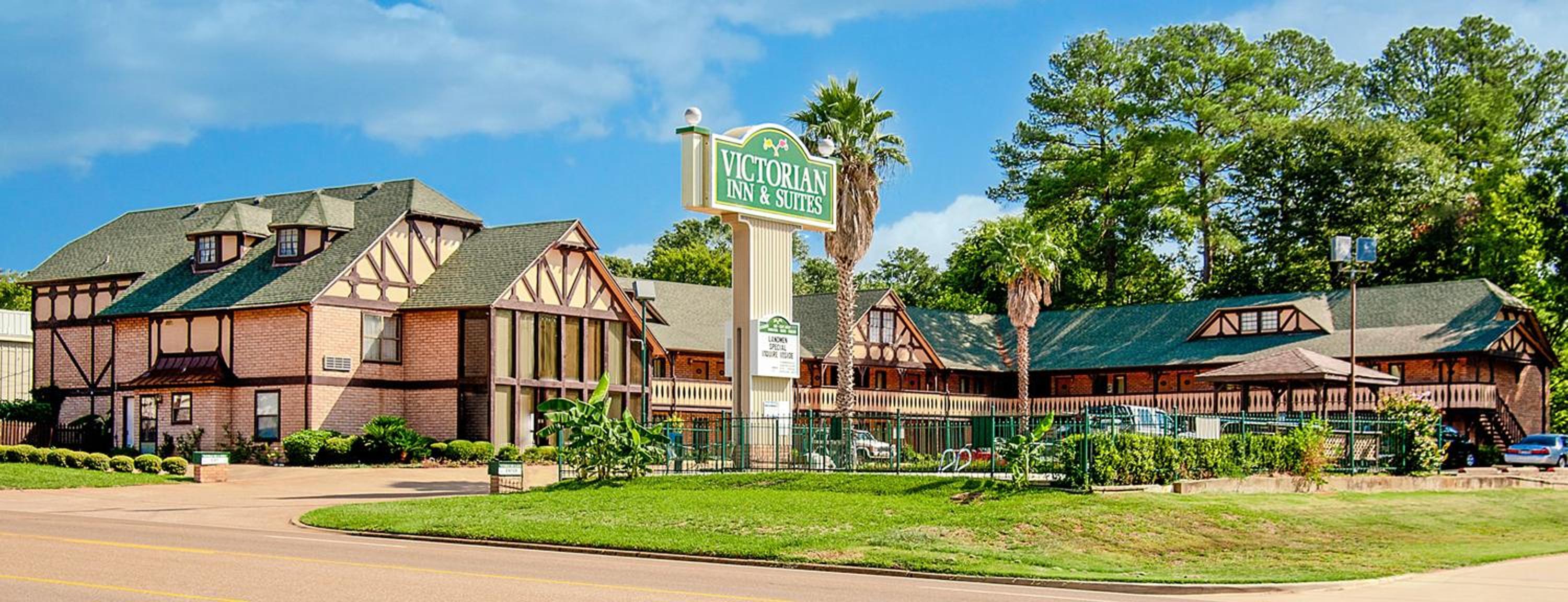 Nacogdoches Vacations - Victorian Inn  Suites - Property Image 9