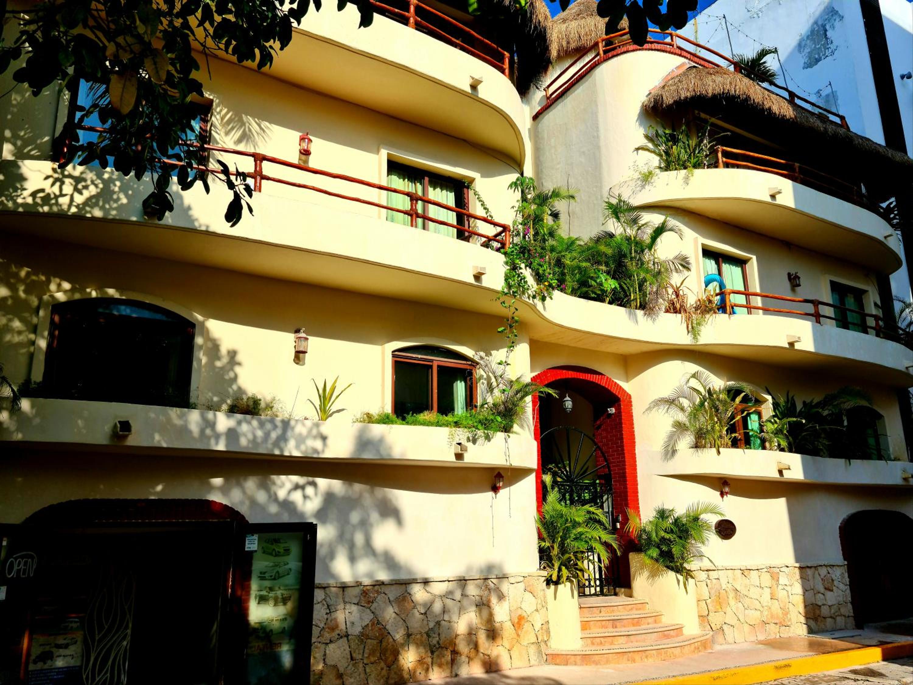 Luxury Villa steps to the beach & 5ta av, AMAZING view 5