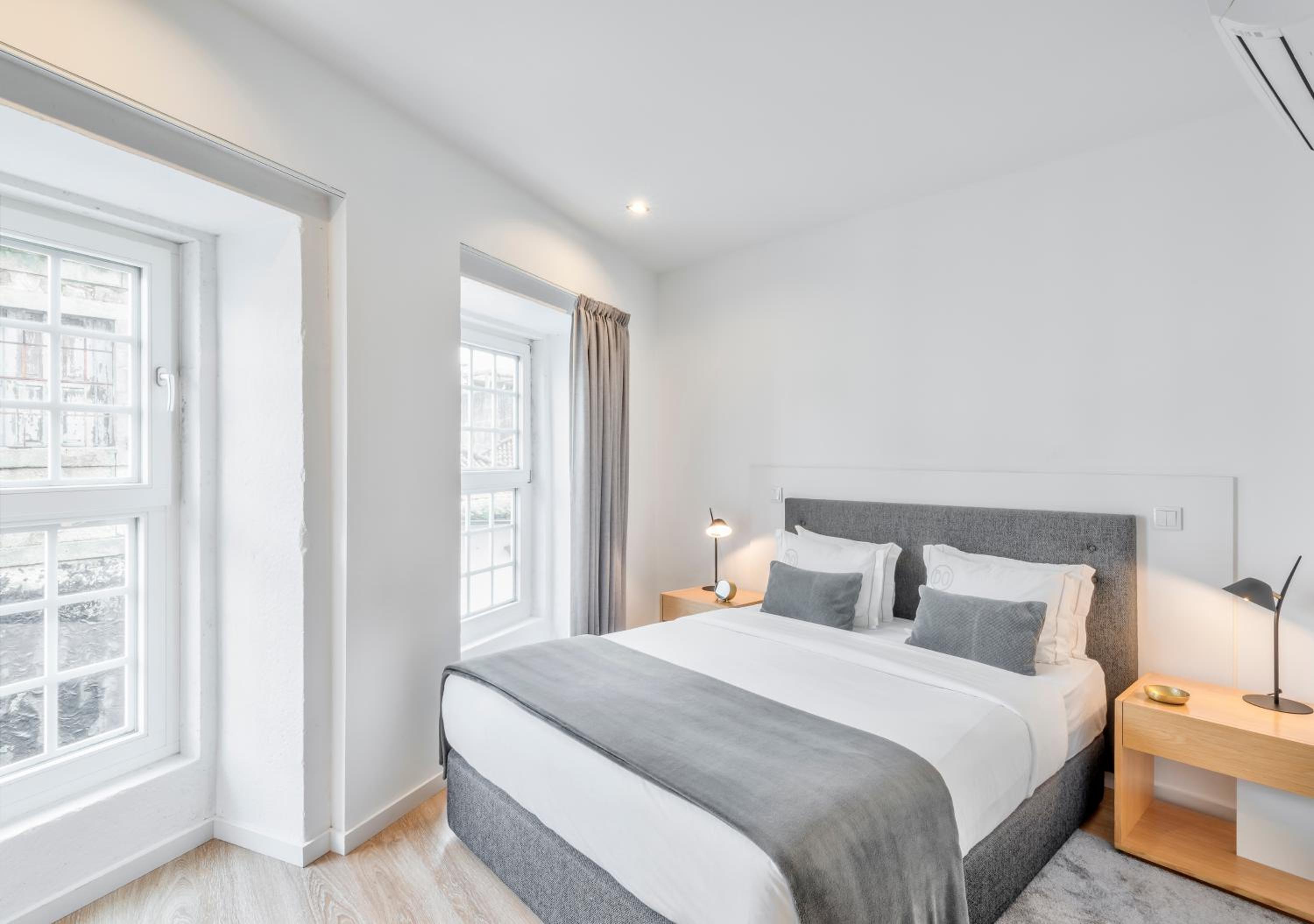 Oporto Comfort Dom Hugo - Historic Apartments
