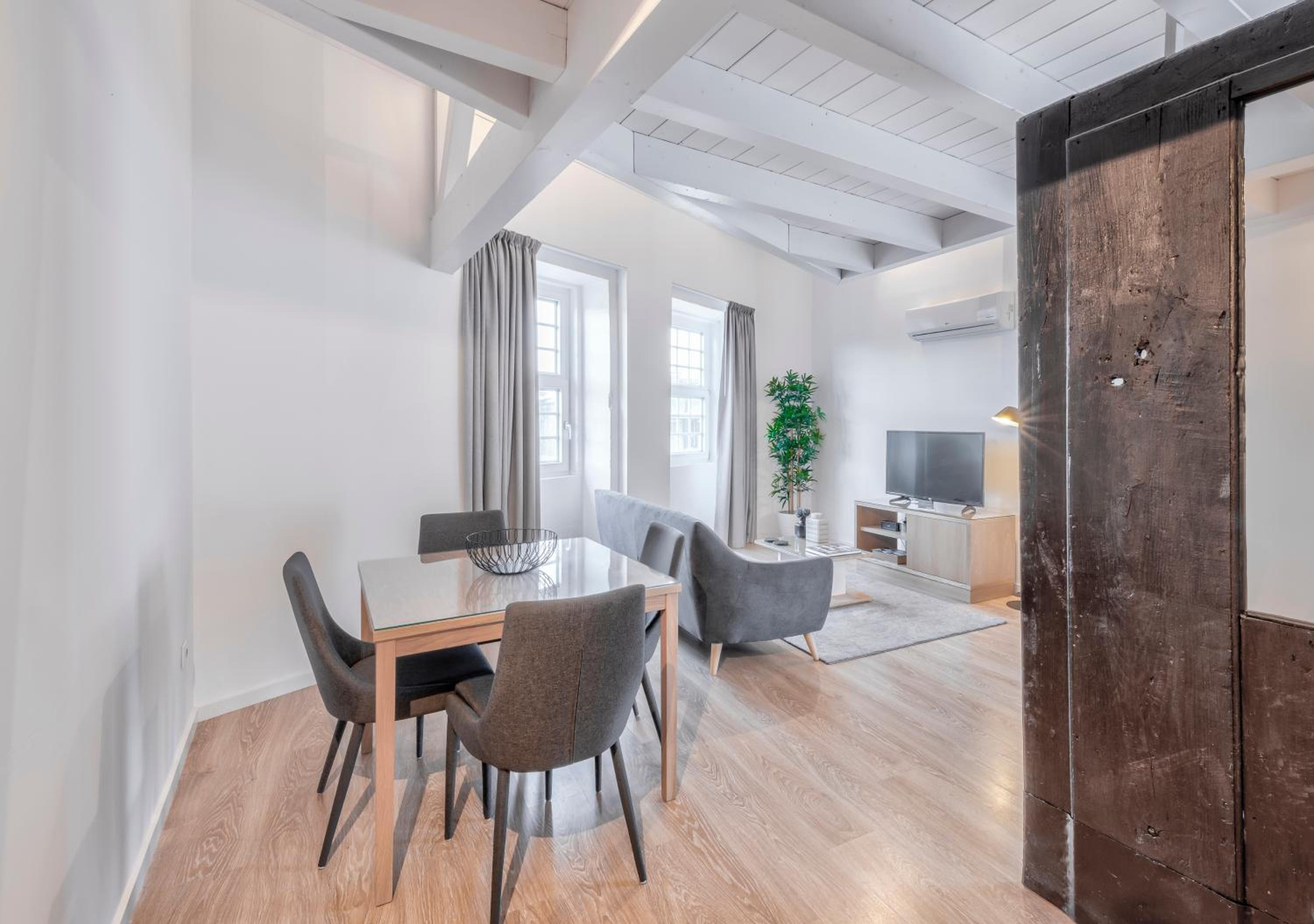 Oporto Comfort Dom Hugo - Historic Apartments
