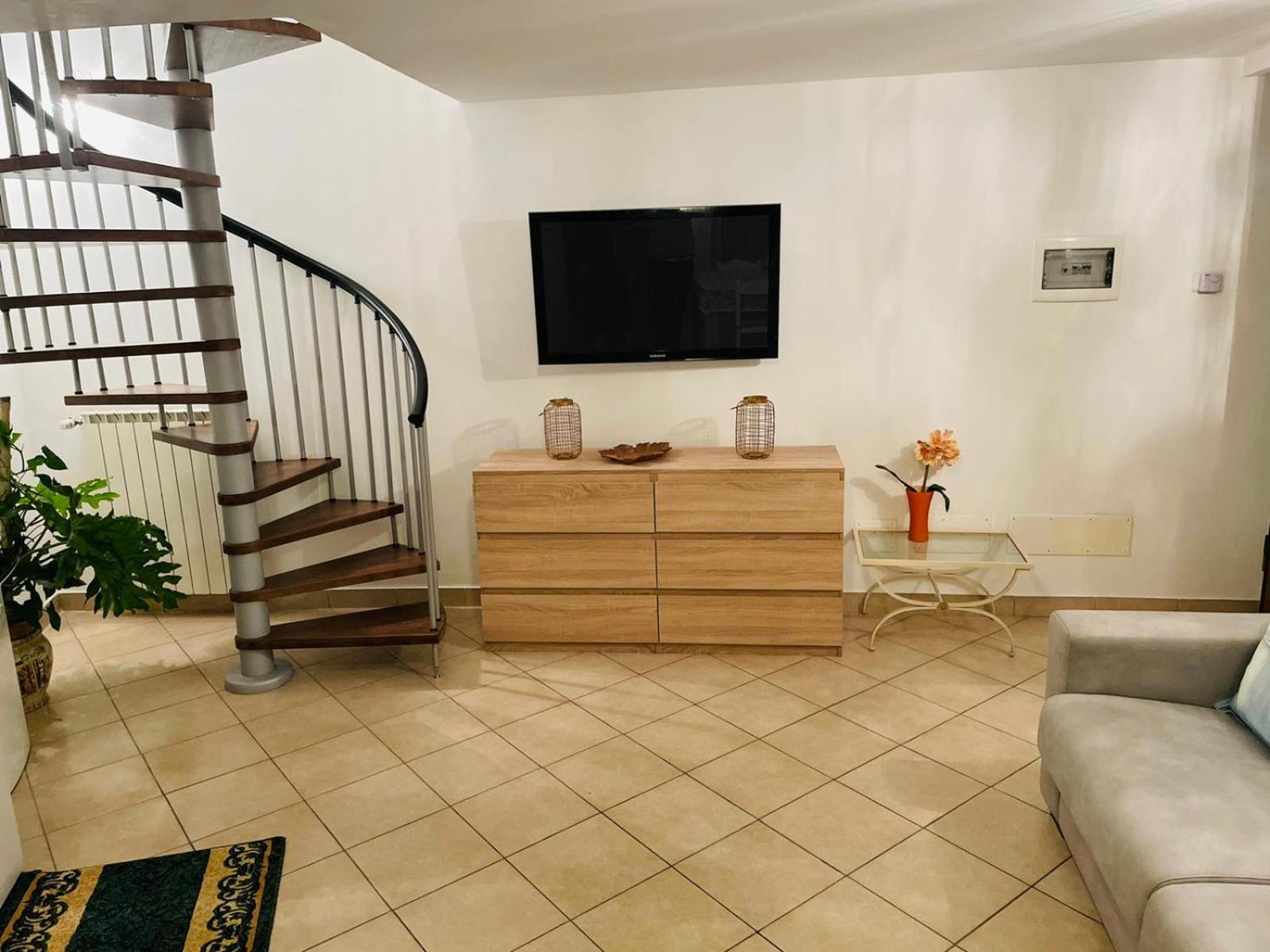 Somma Lombardo Vacations - Casa Dei fiori 2 - Property Image 2