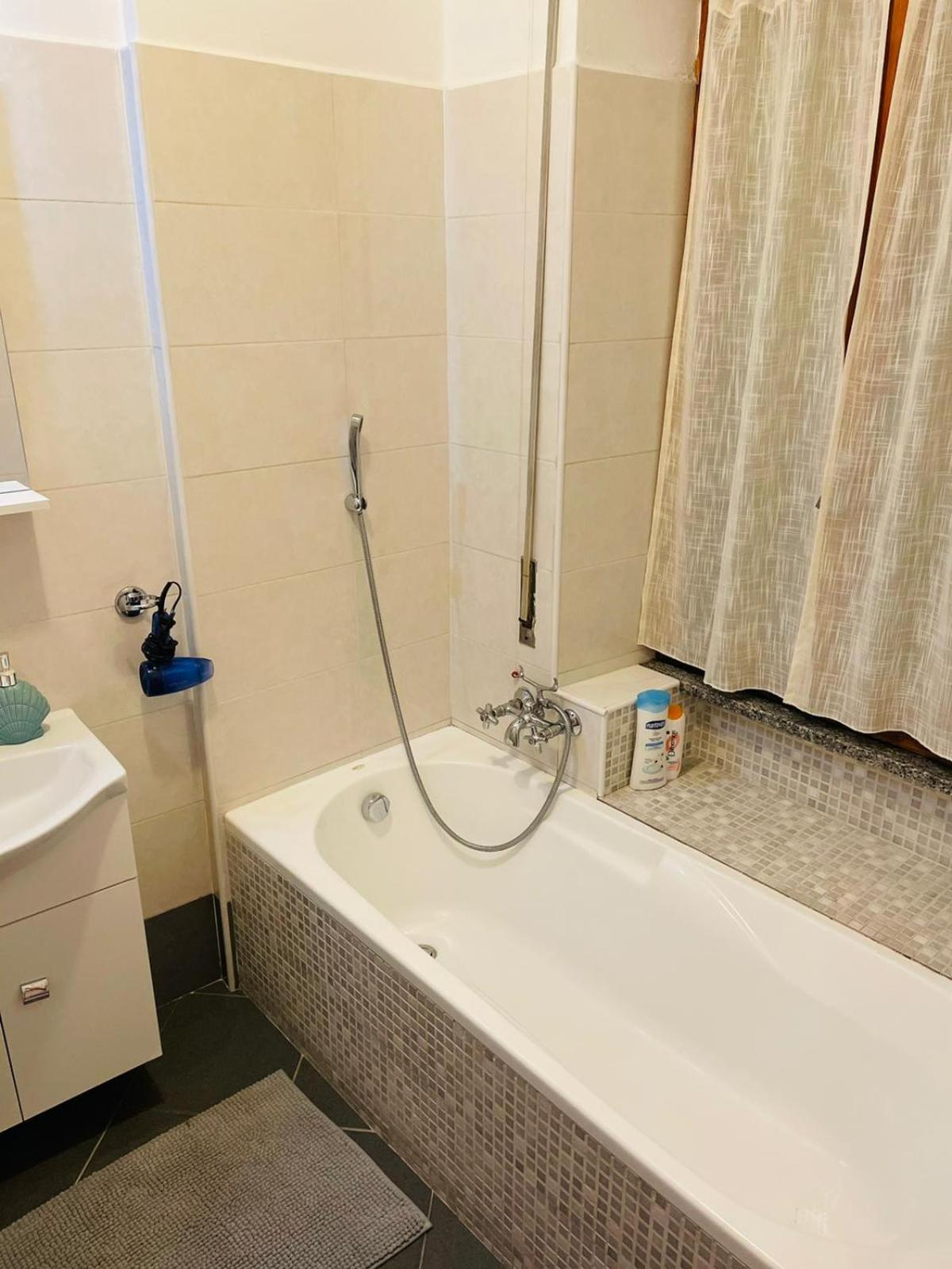 Somma Lombardo Vacations - Casa Dei Fiori 3 - Property Image 8