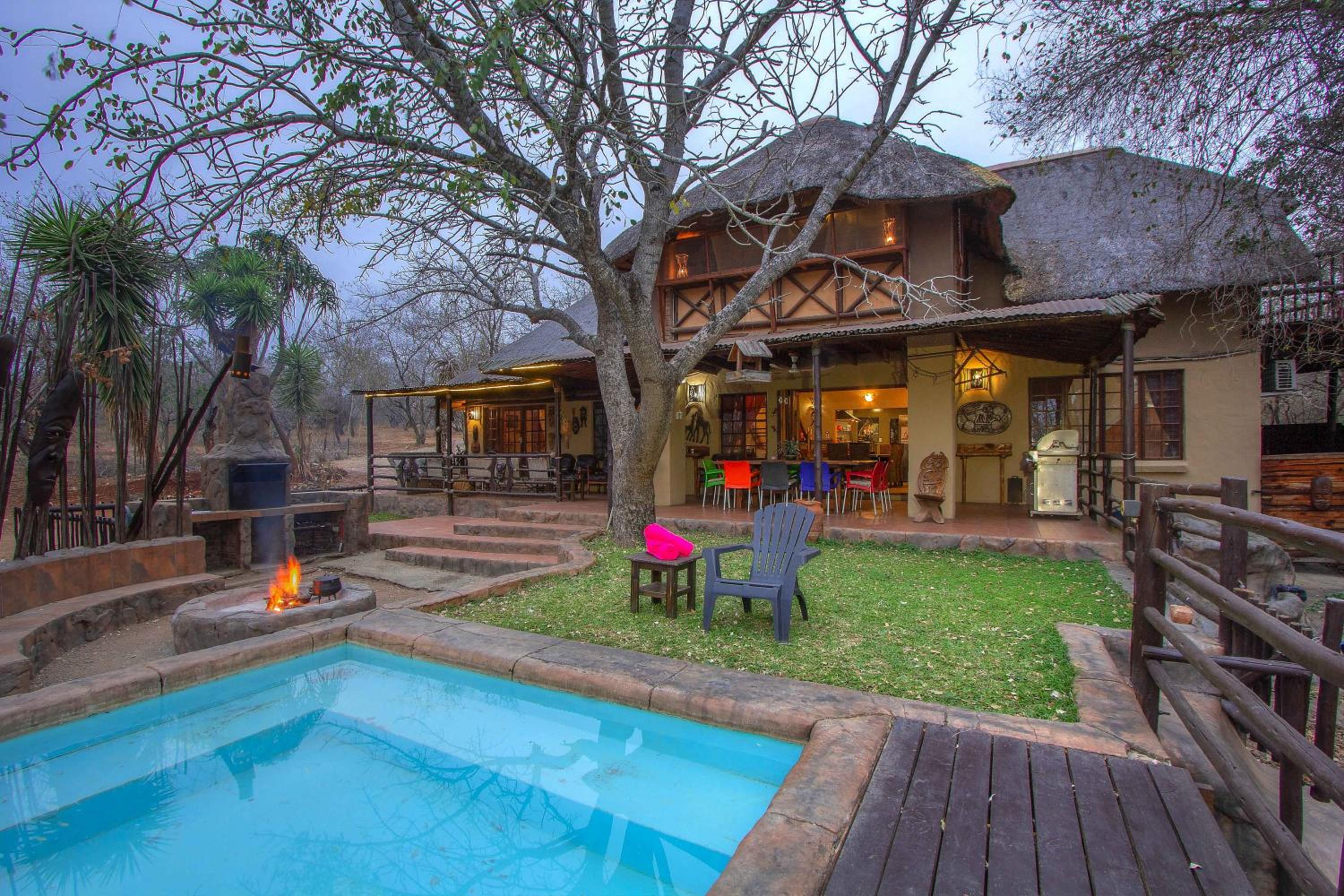 Lovely holiday home bordering Kruger National Park view 3