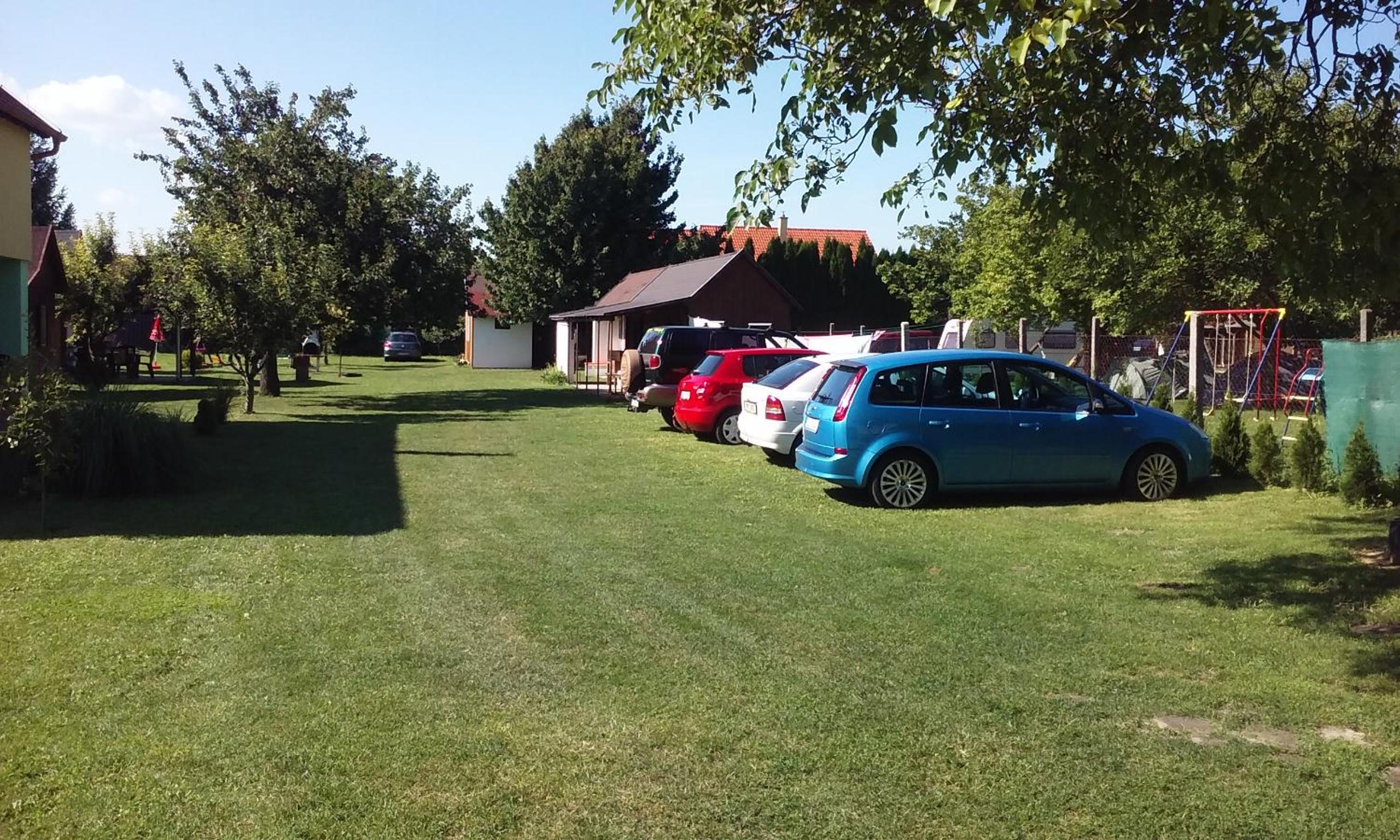 Chatky a apartmány Pod starým orechom - camp view 5