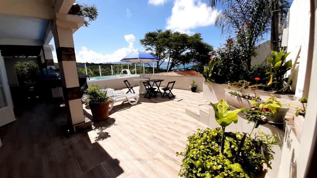 CASA COM PISCINA e VISTA PARA O MAR - Porto Belo-SC Bombinhas-SC