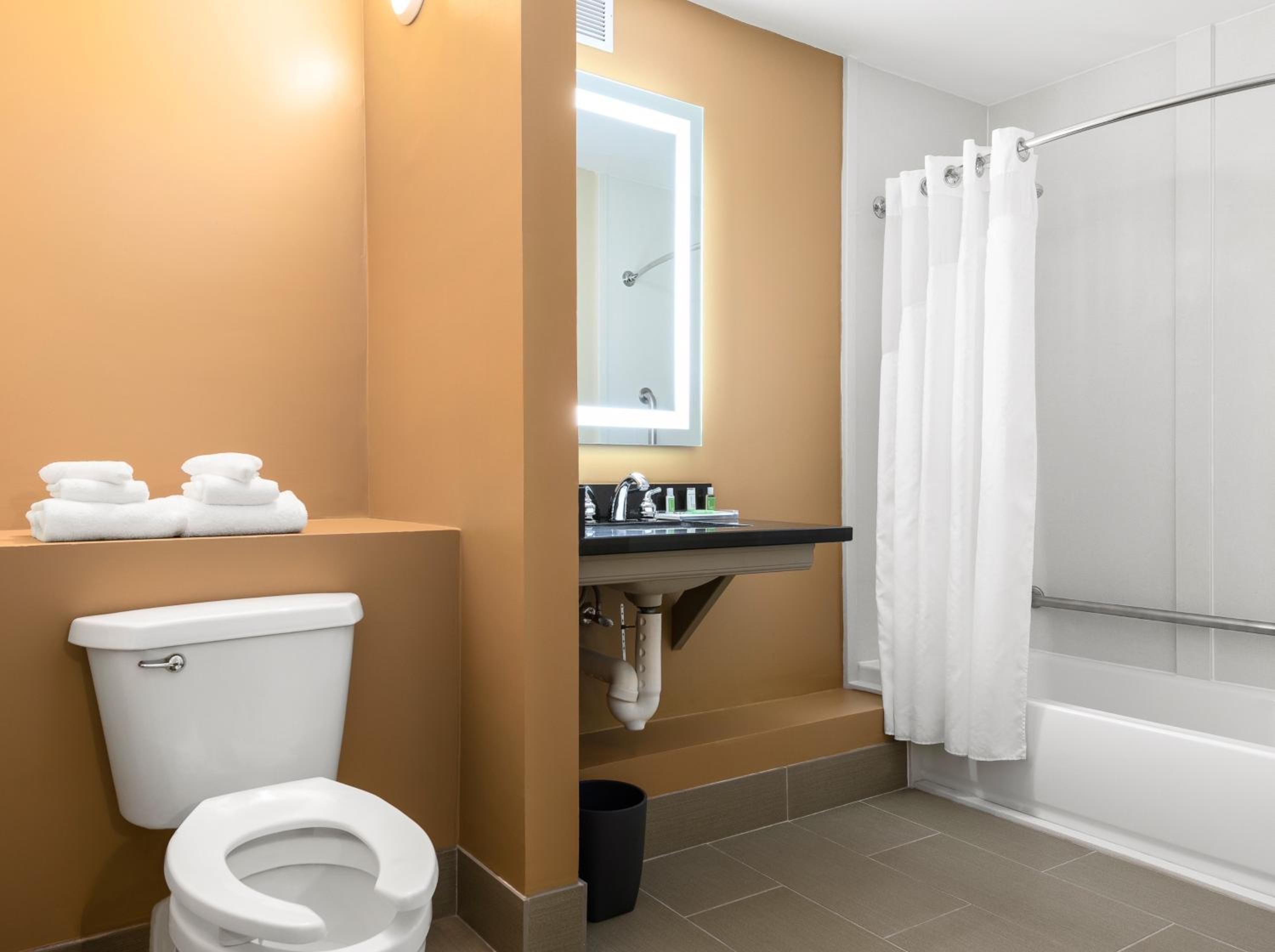 Doubletree By Hilton Greensboro Airport