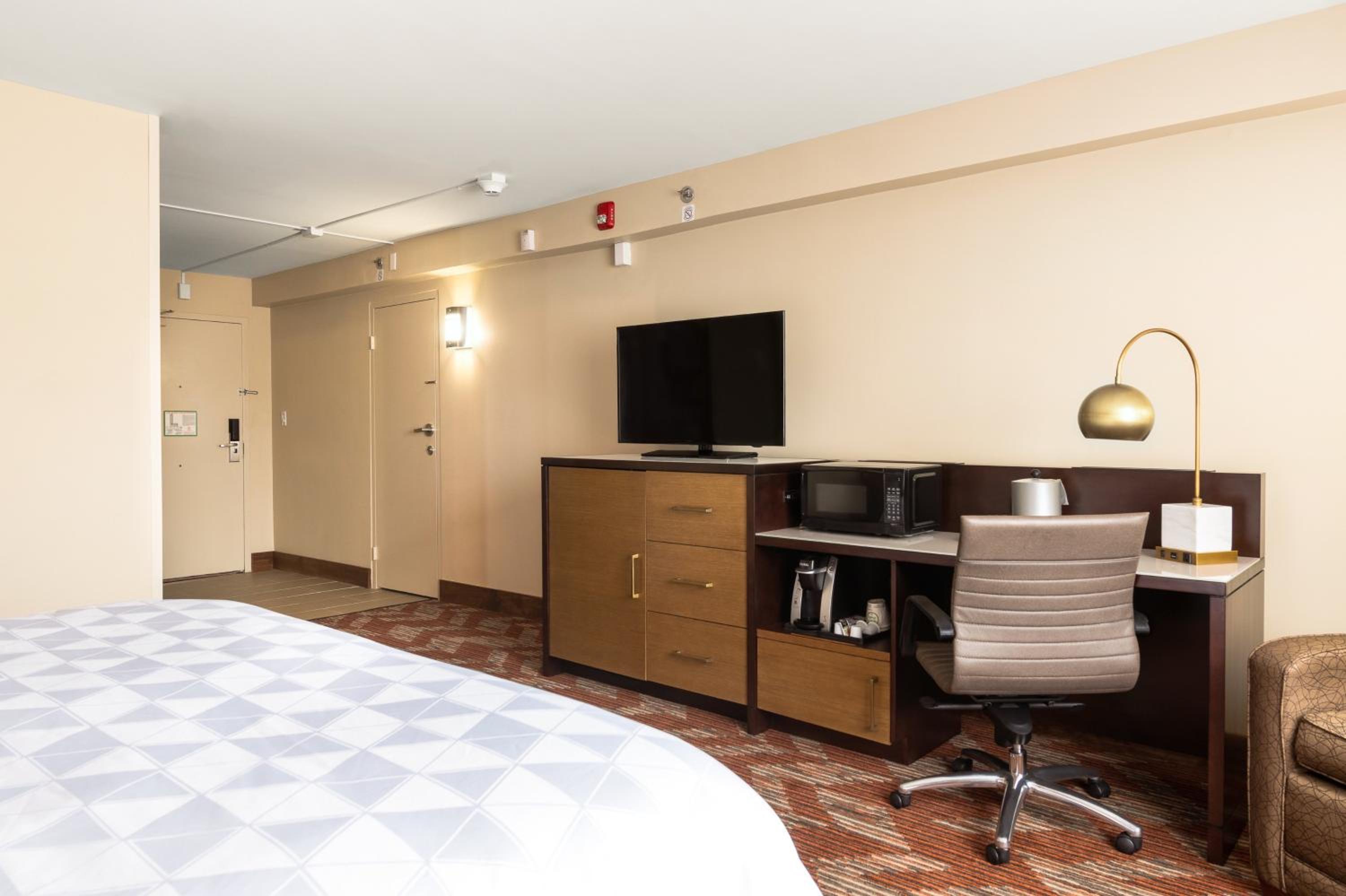 Doubletree By Hilton Greensboro Airport