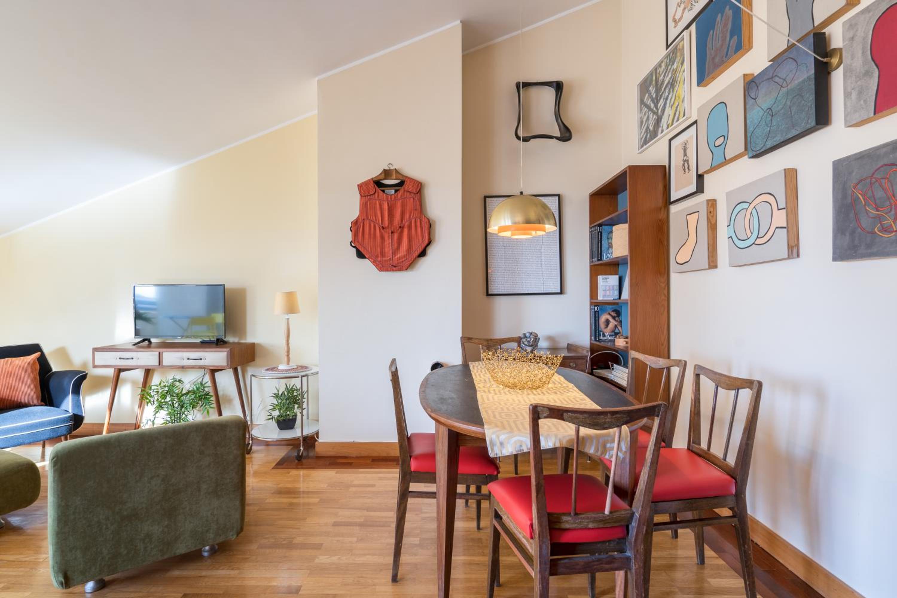 Host Wise - Stunning Modern Flat w Terrace Miramar Gaia view 2