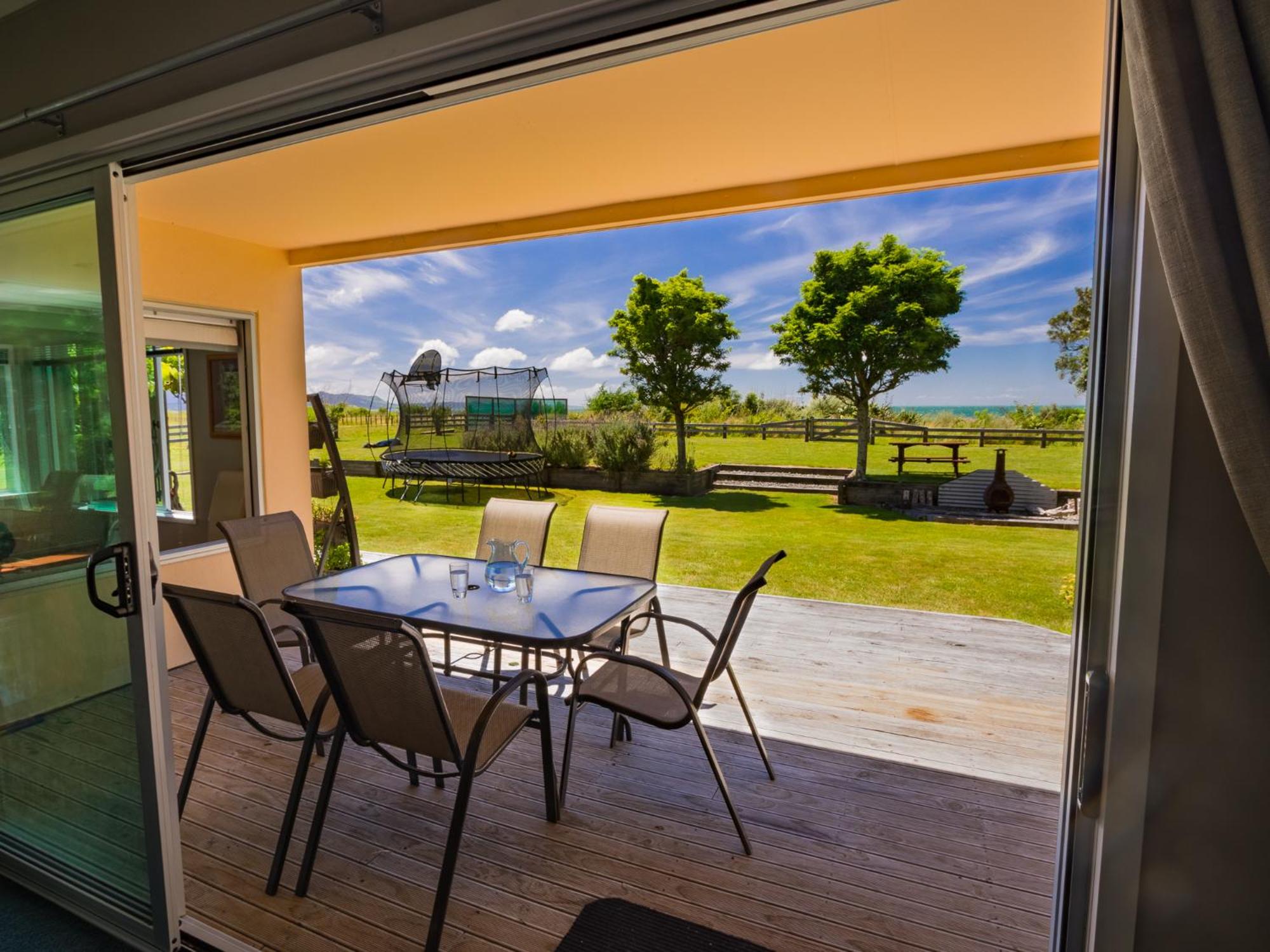 La Casa Al Mare - Golden Bay Beach House
