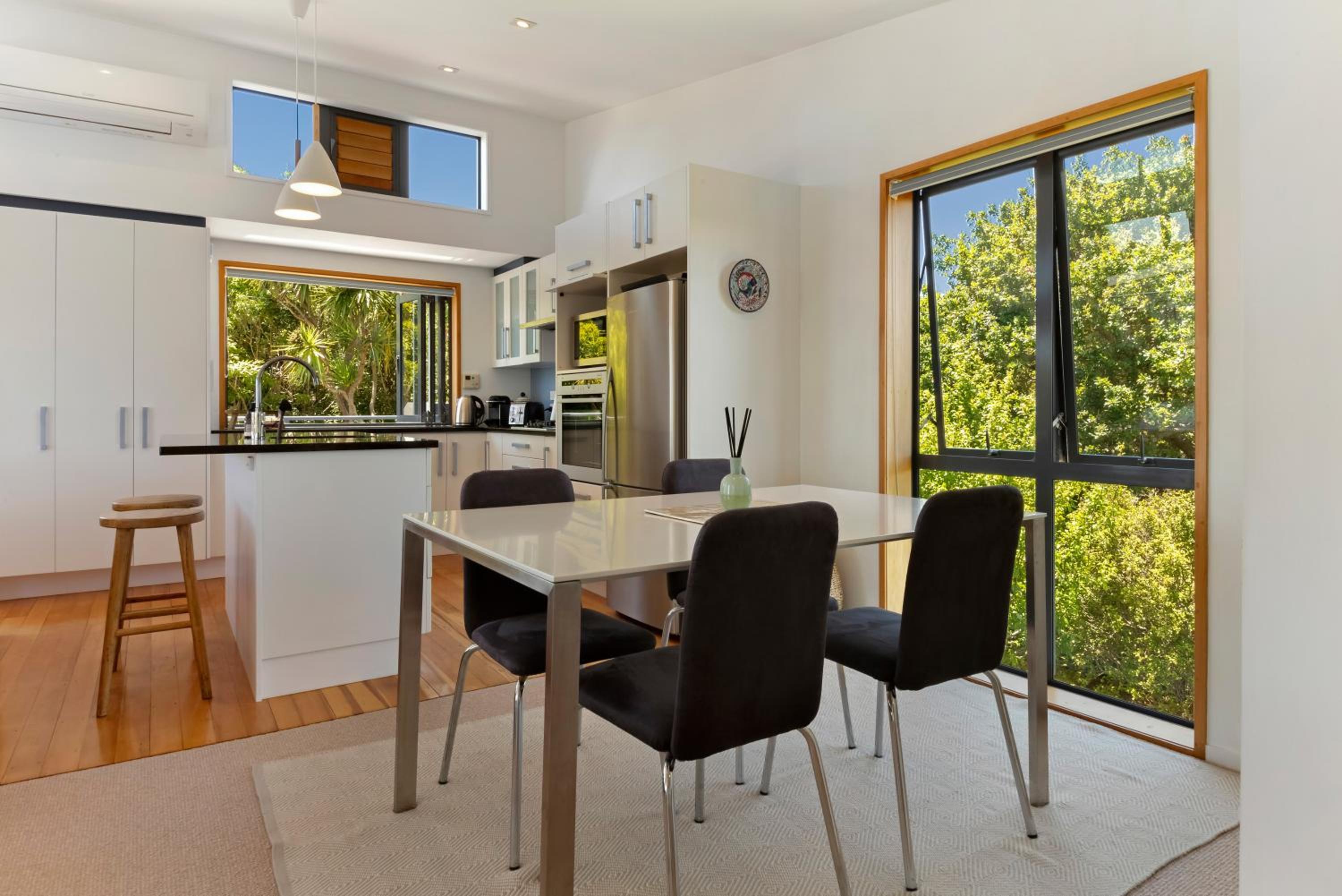 The Cove at Little O - Stay Waiheke view 4