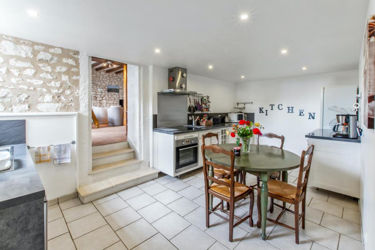 Maison de 3 chambres avec jardin clos et wifi a Assay