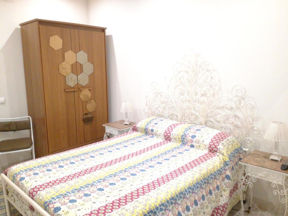 4 bedrooms house with shared pool furnished garden and wifi at Corroios 4 km away from the beach