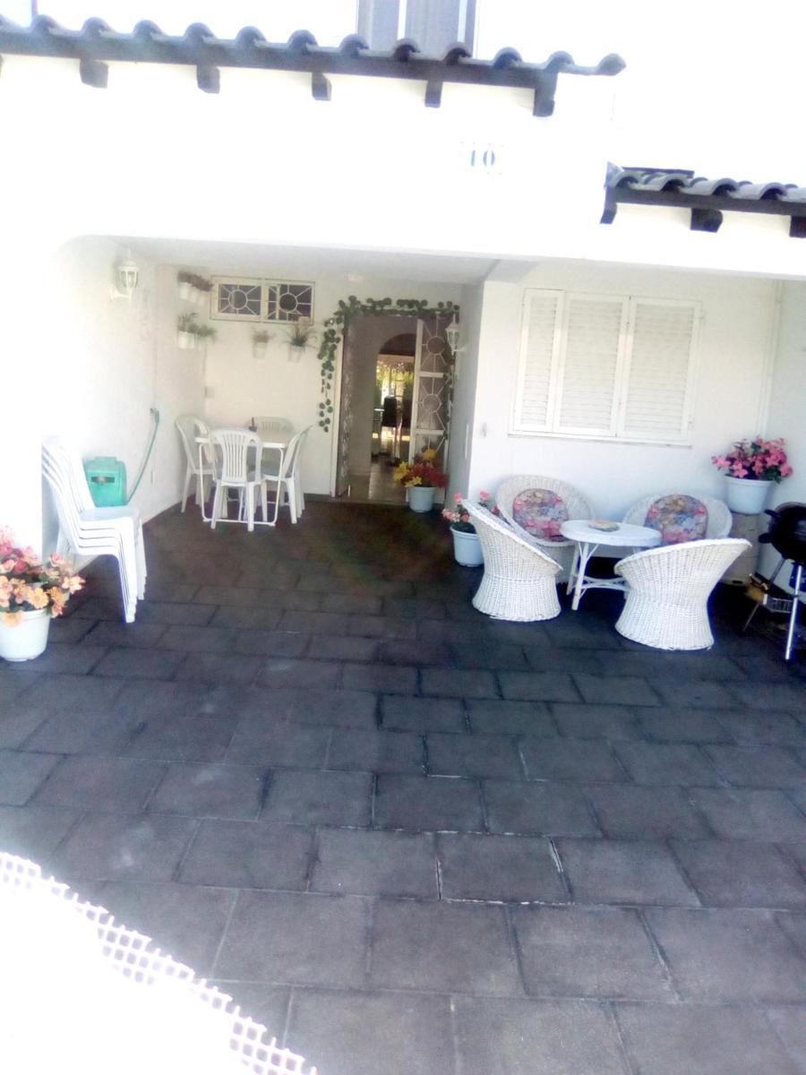 4 bedrooms house with shared pool furnished garden and wifi at Corroios 4 km away from the beach
