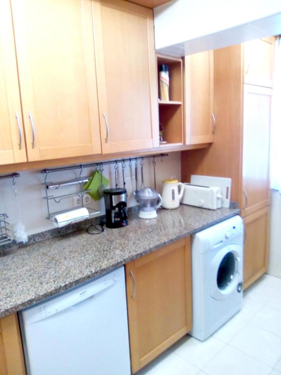 4 bedrooms house with shared pool furnished garden and wifi at Corroios 4 km away from the beach