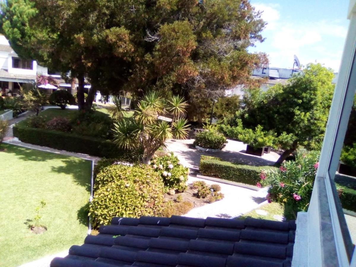 4 bedrooms house with shared pool furnished garden and wifi at Corroios 4 km away from the beach