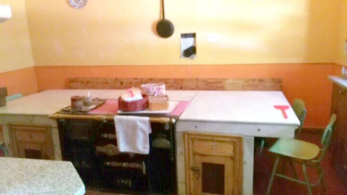 4 bedrooms house with furnished garden at Baralla