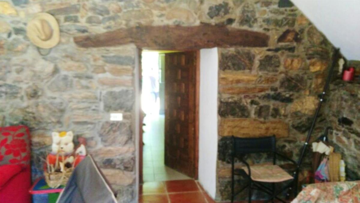 4 bedrooms house with furnished garden at Baralla