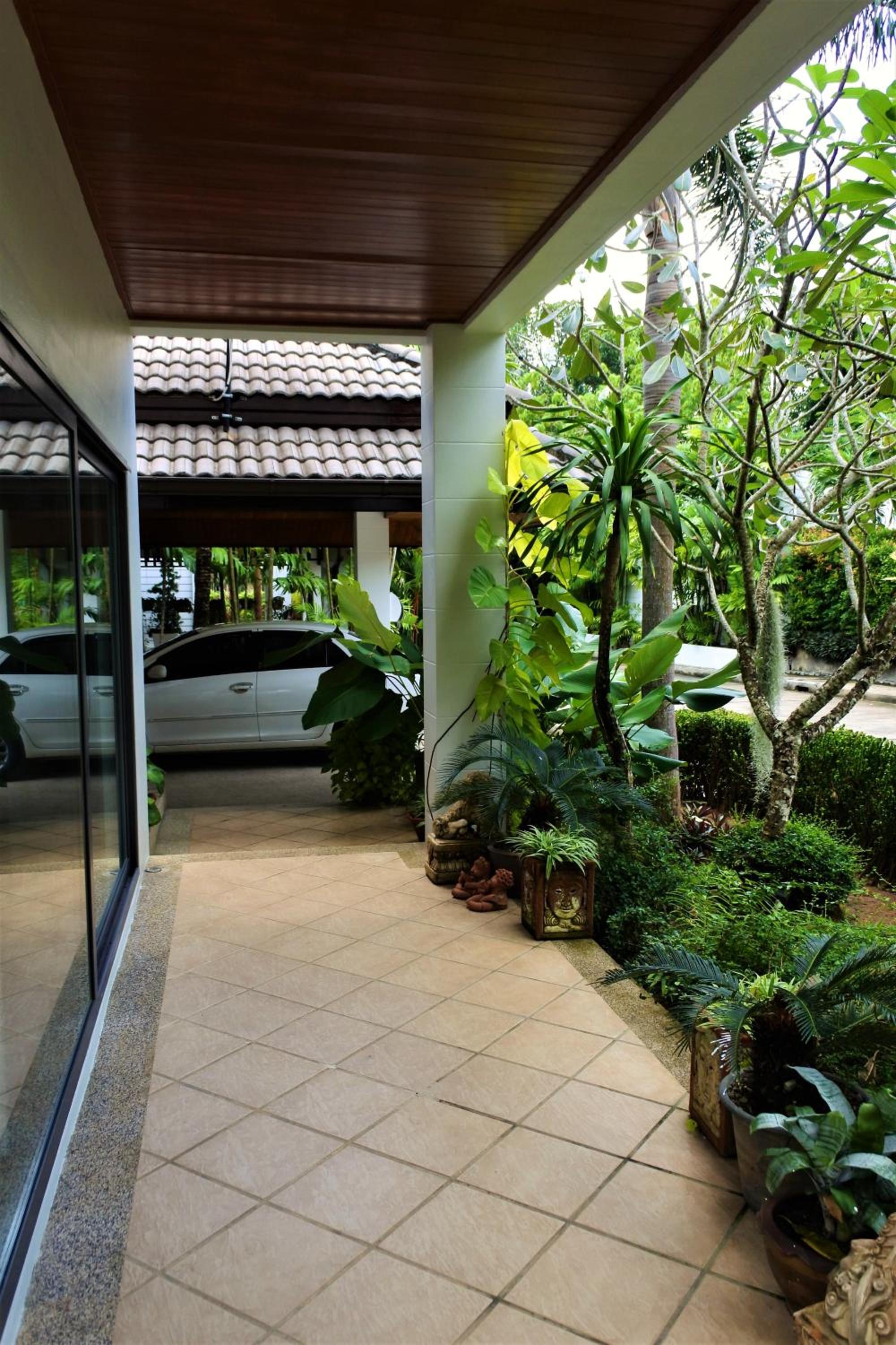 Luxurious Villa in Rawai with Private Pool