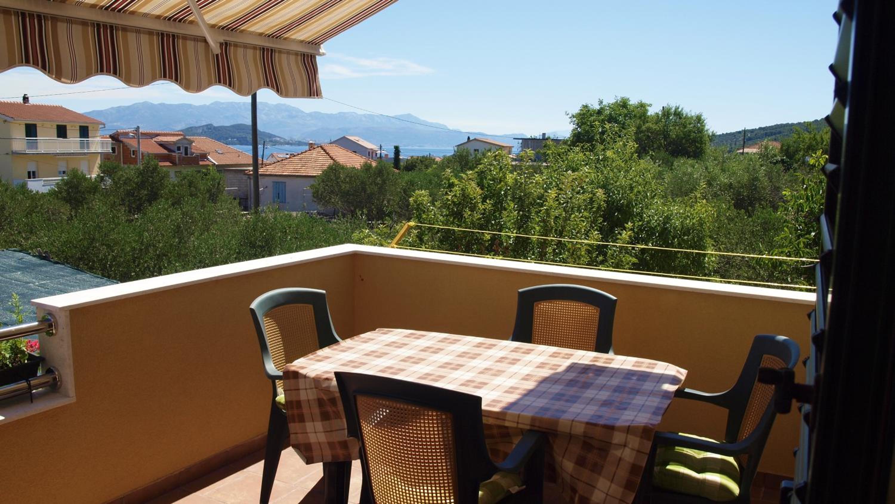 Charming Apartment in Slatine with Sea View – 45 m²