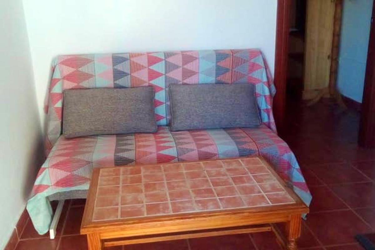 One bedroom house with garden at Triquivijate photo 3