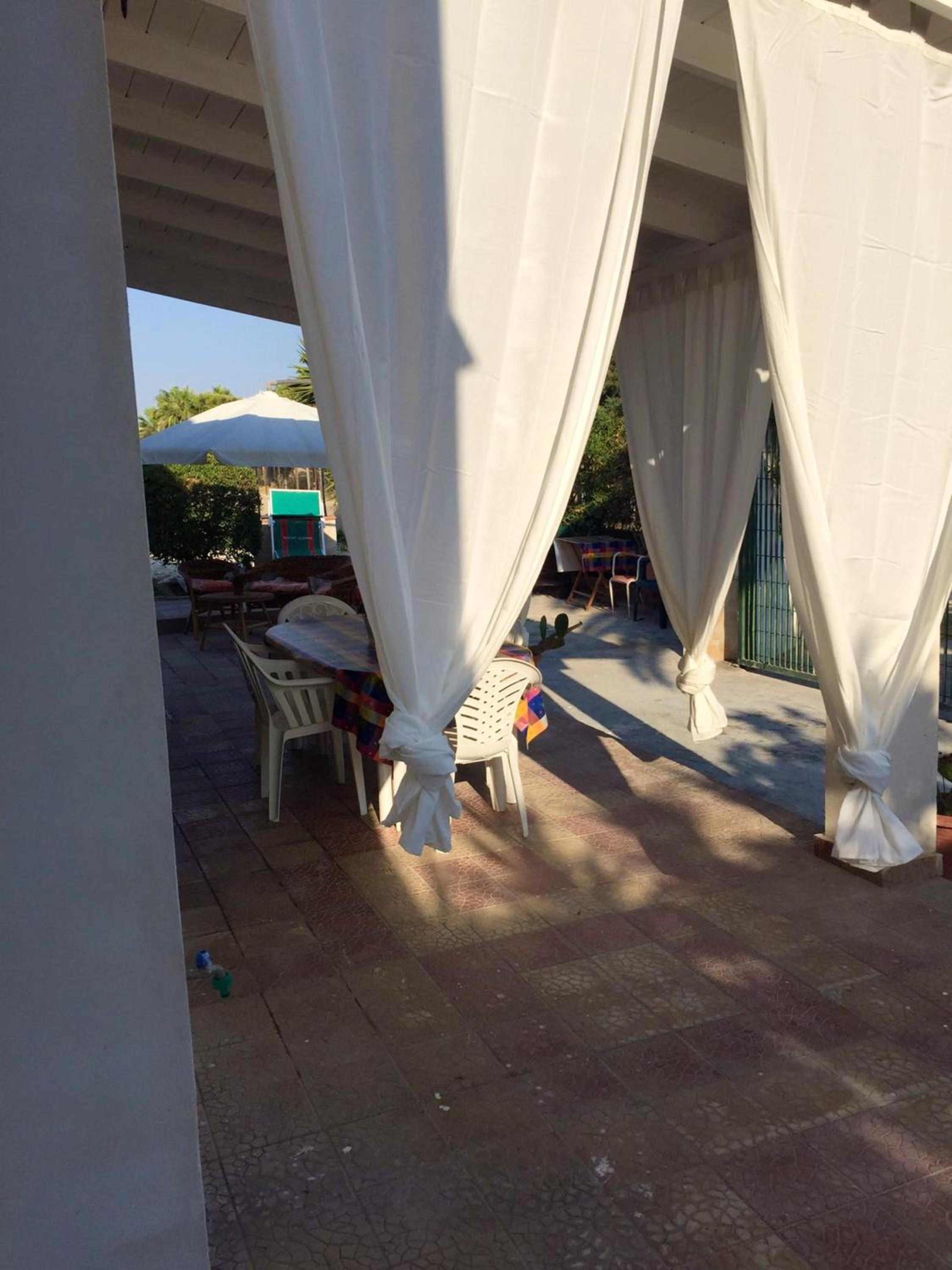 Spacious Apartment in Scoglitti with Enclosed Garden