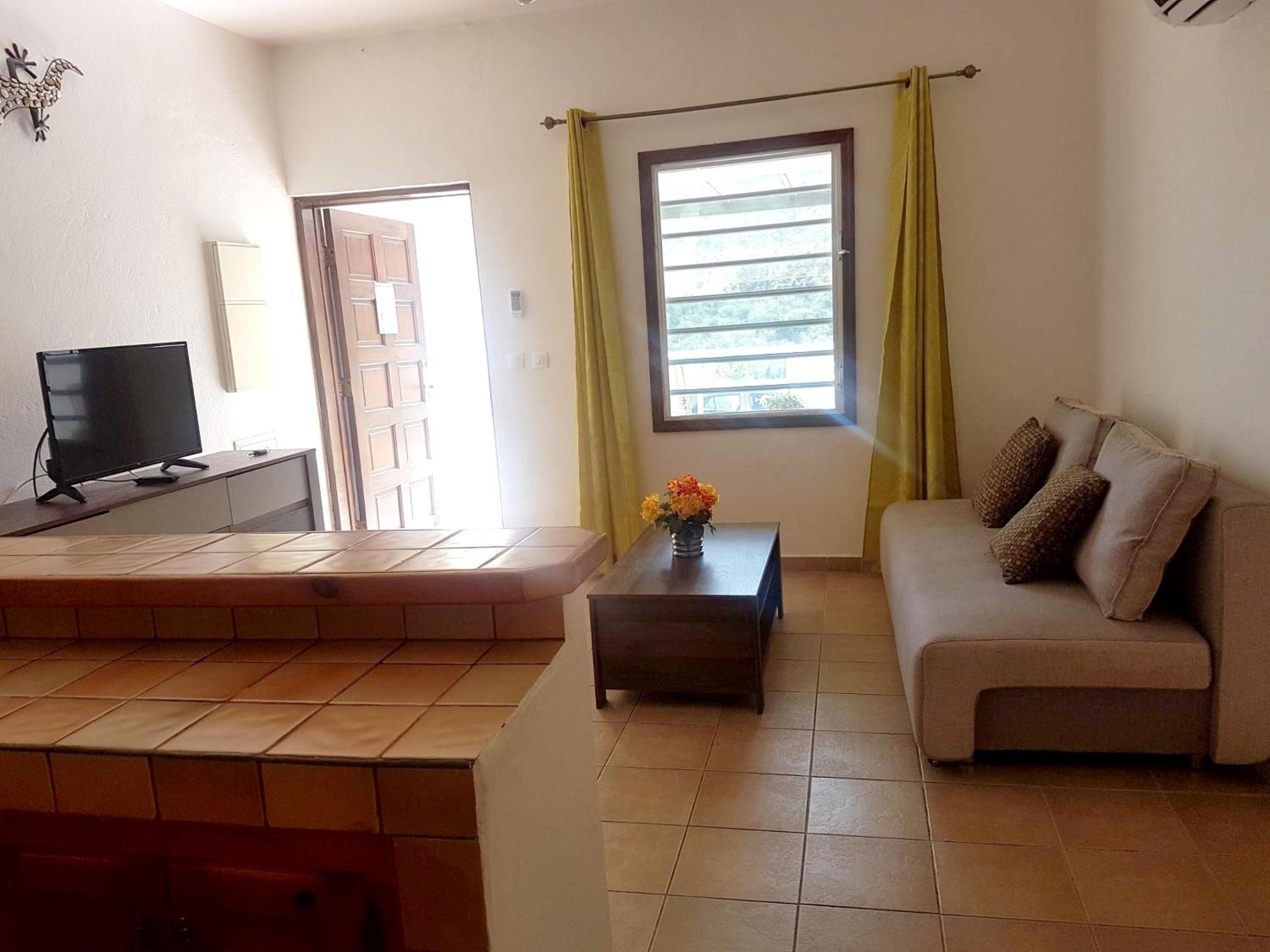 Charming Apartment in La Savane - 65 m² - Terrace with View view 3