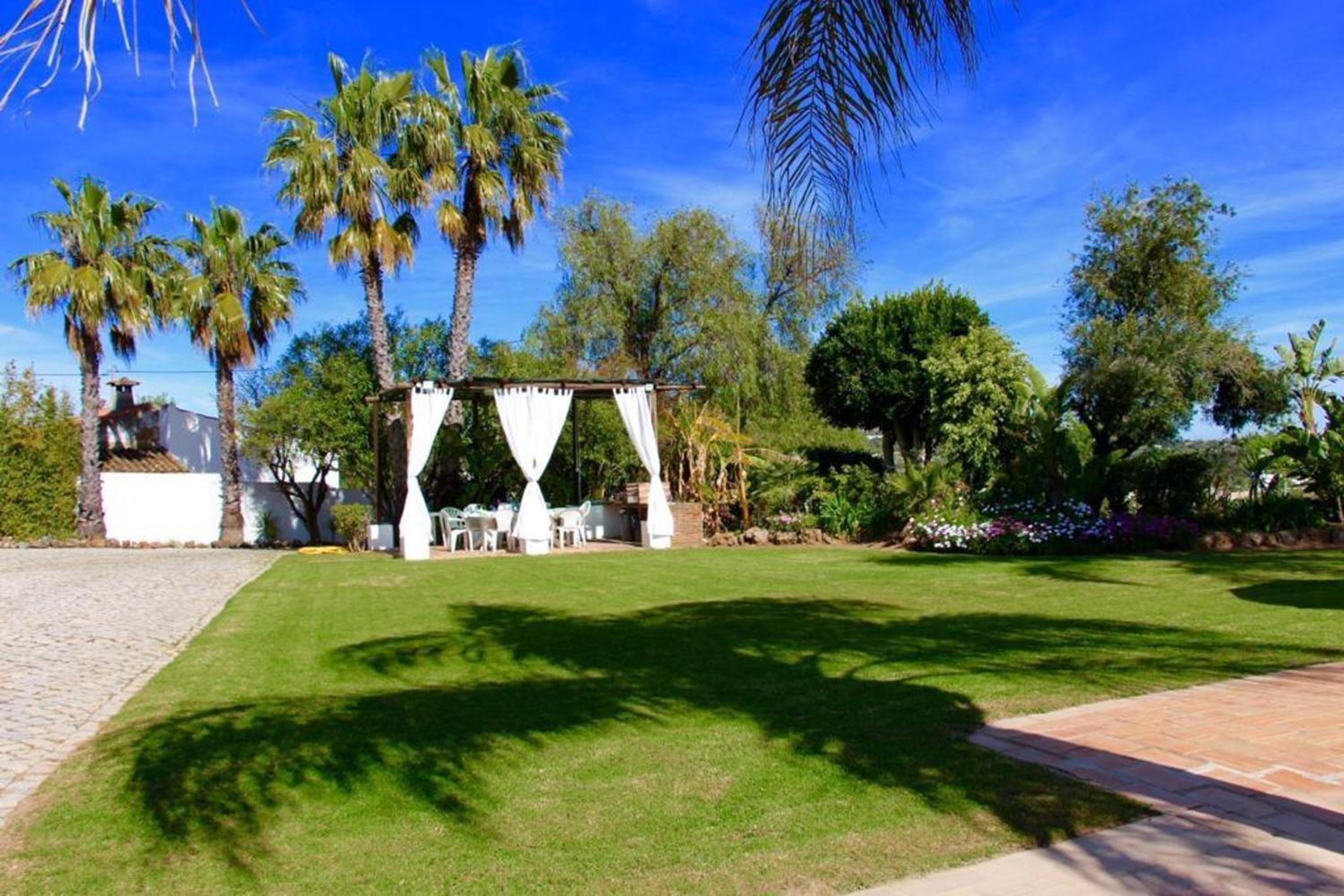 Elegant Villa in Loulé with Private Pool