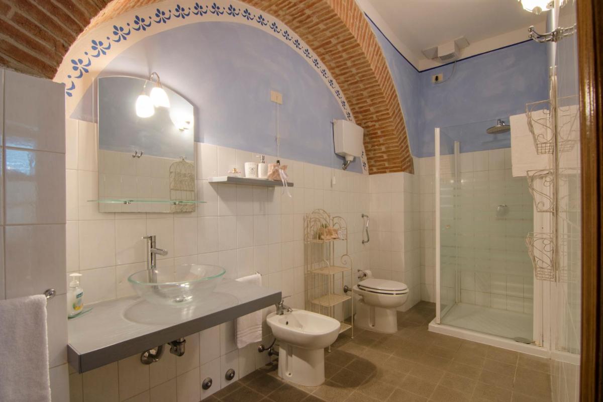 12 bedrooms mansion with city view private pool and enclosed garden at Cortona