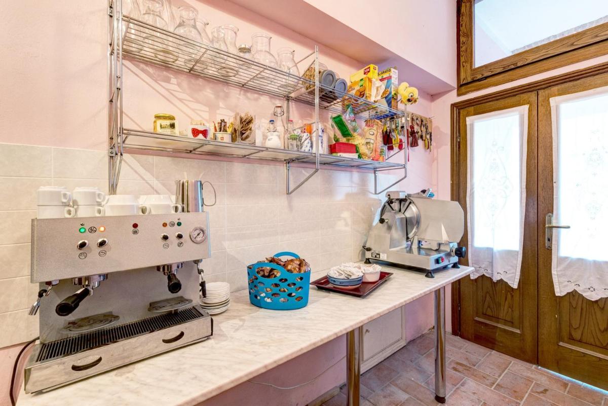 12 bedrooms mansion with city view private pool and enclosed garden at Cortona