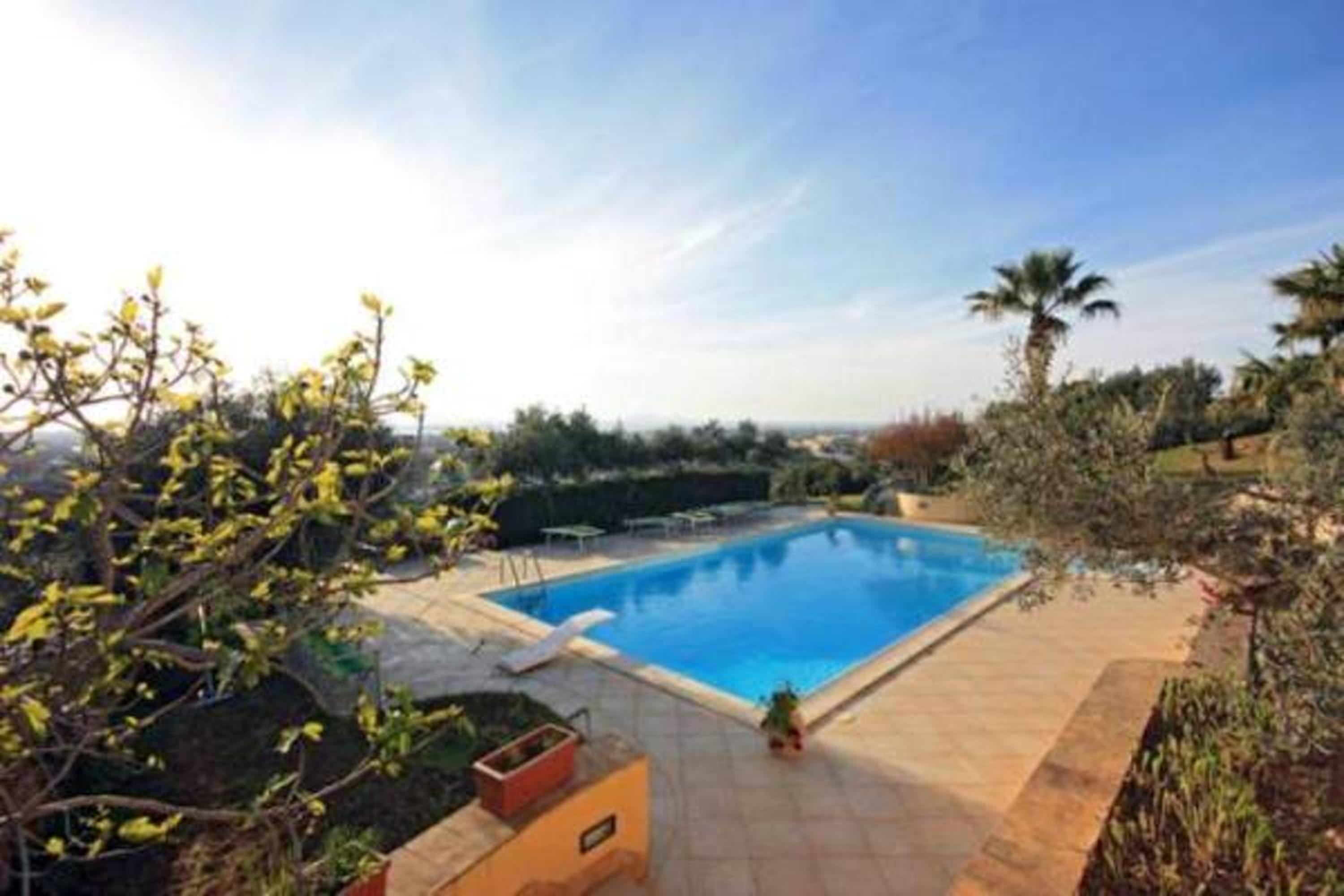 Bright Apartment Marsala + Pool photo 2