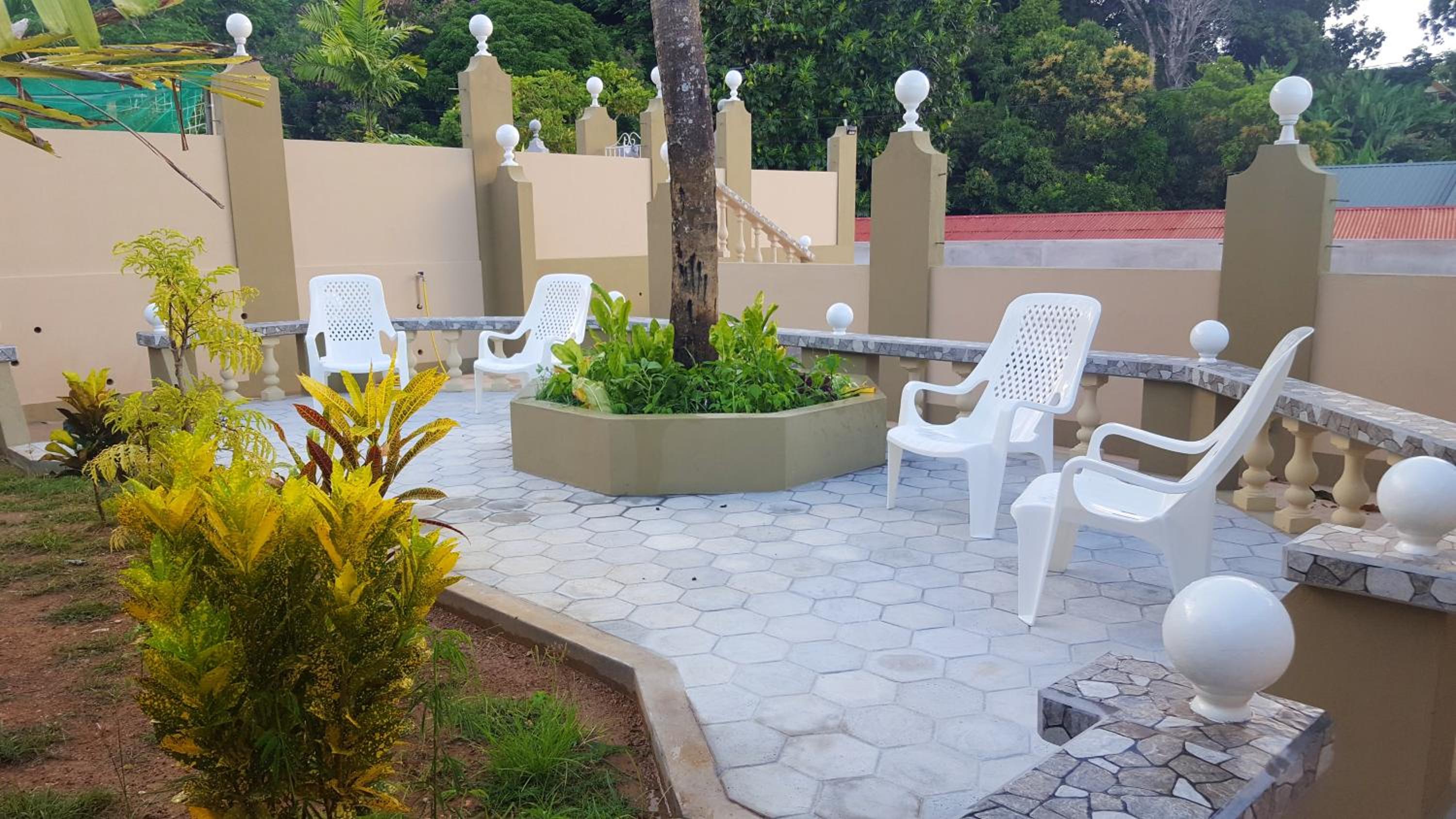 Comfortable apartment in Baie Sainte Anne 56 m² with sea view
