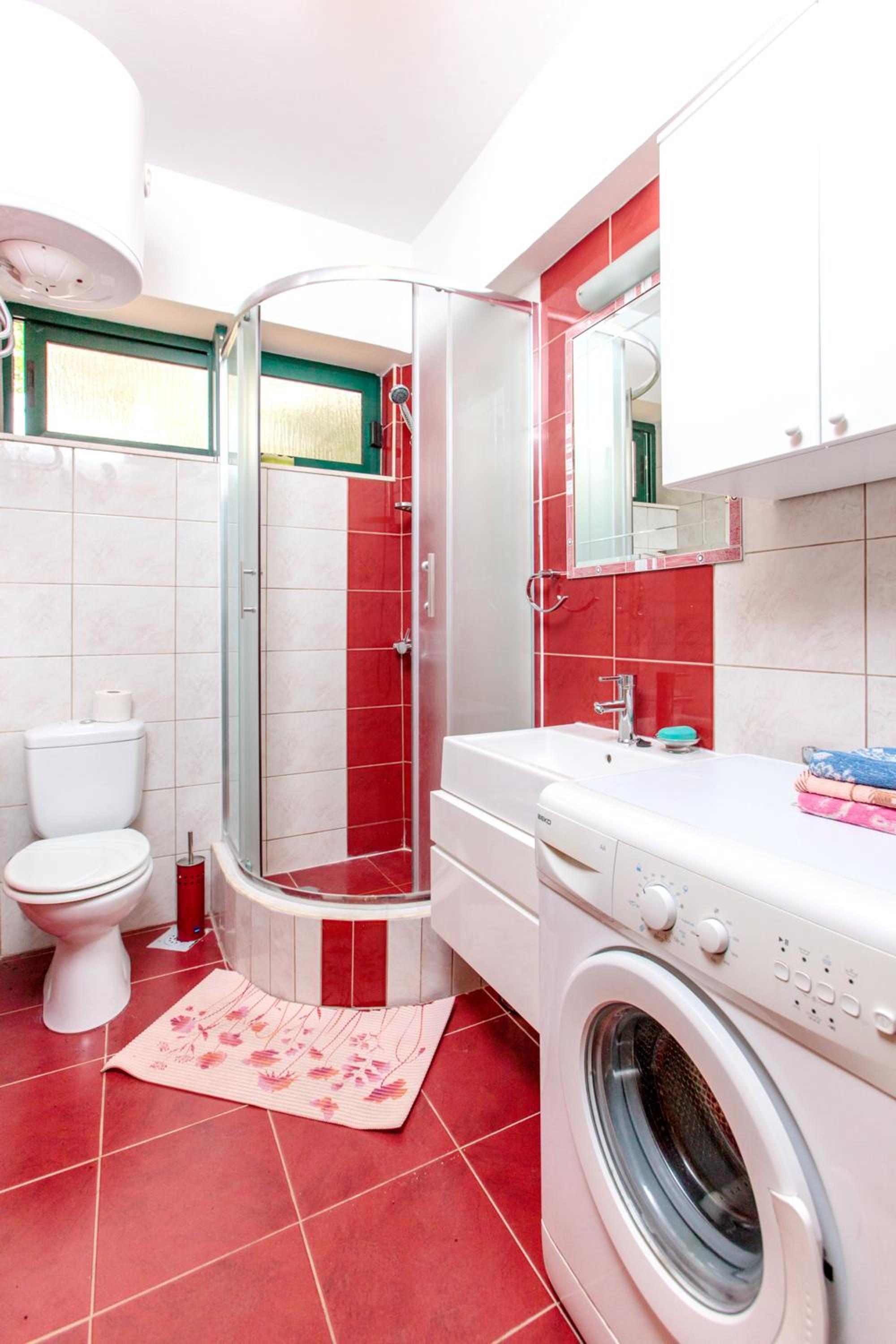 Enjoy a cozy apartment in Slatine 65 m² with terrace view 3