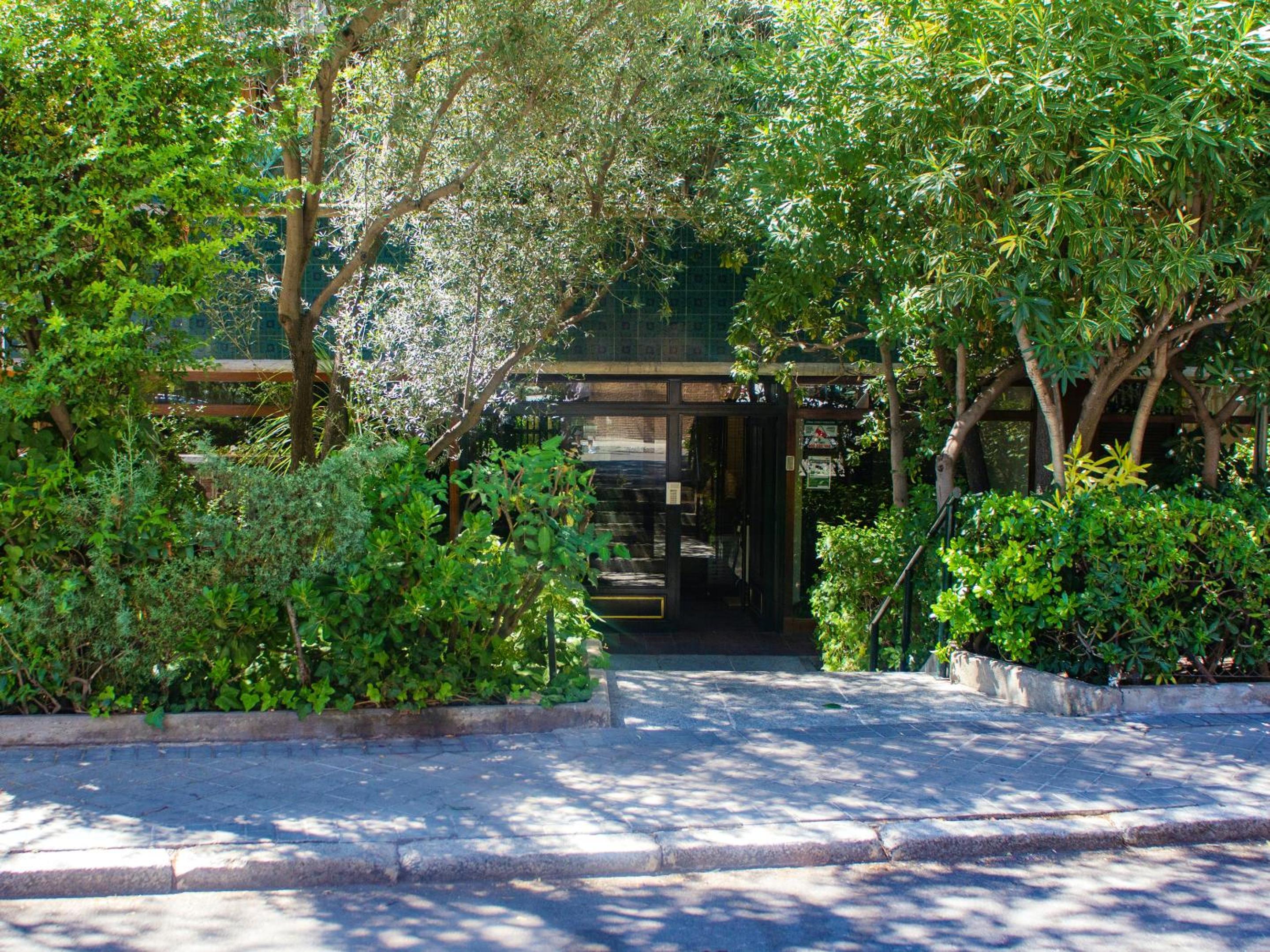 Quiet Studio in Madrid - 35 m² with Shared Pool view 3