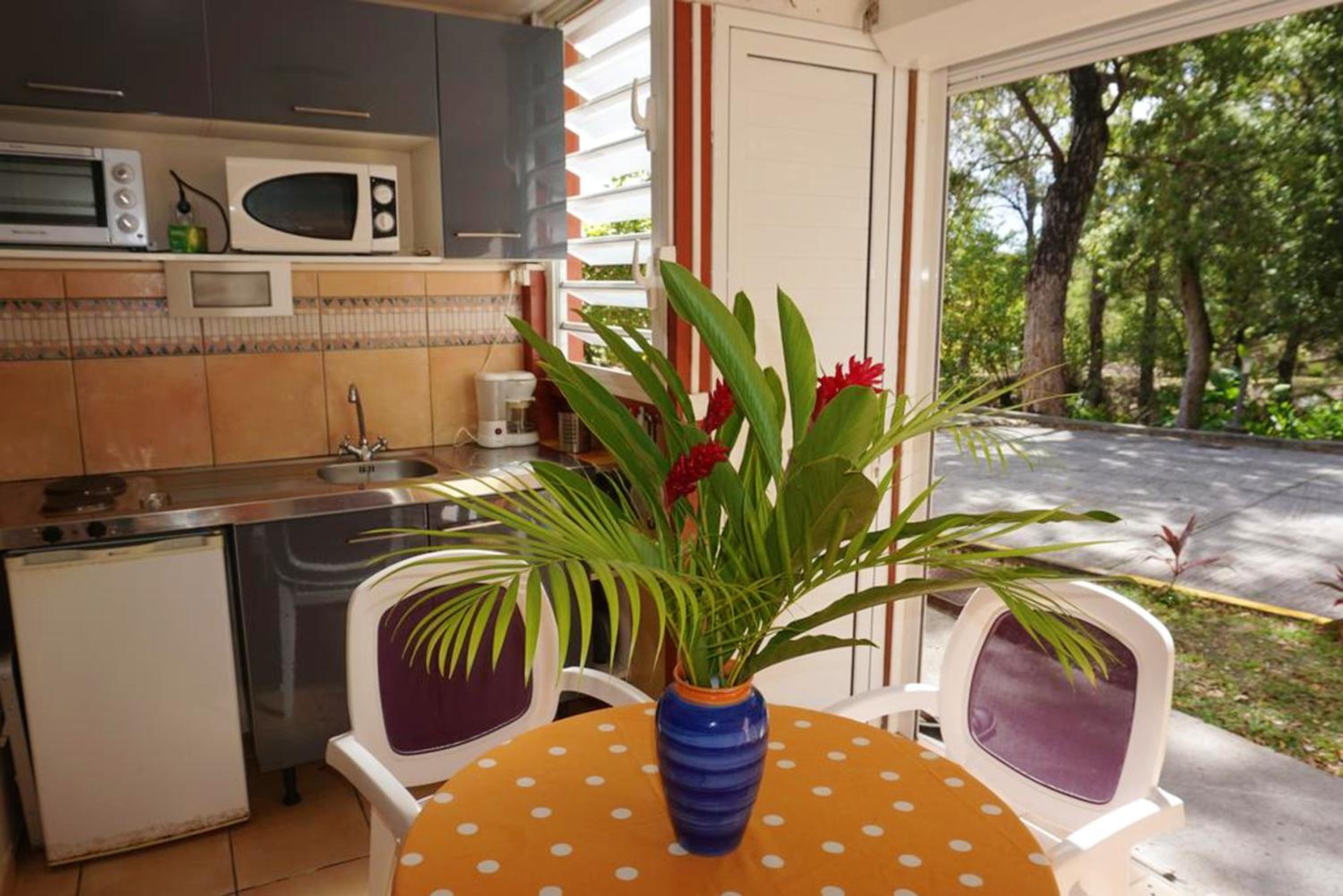 Appartement cosy à Sainte-Anne - 30 m² avec piscine privée view 2