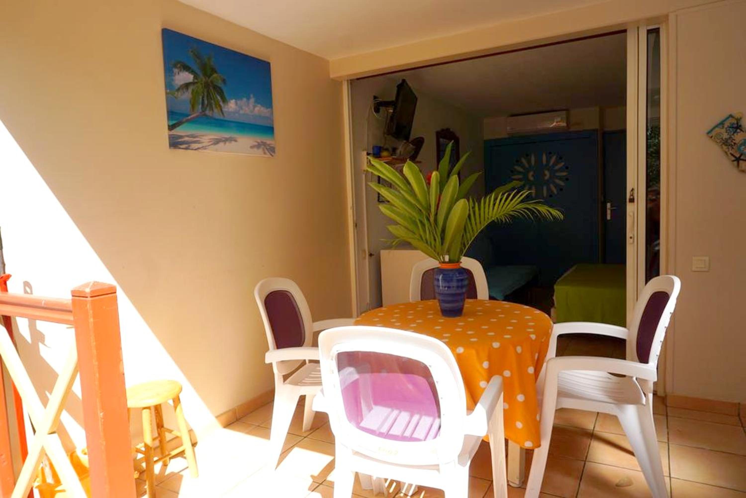 Appartement cosy à Sainte-Anne - 30 m² avec piscine privée view 5
