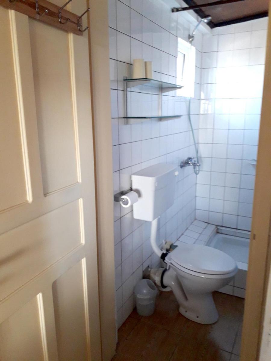 One bedroom appartement at Grand Baie 300 m away from the beach with sea view and wifi