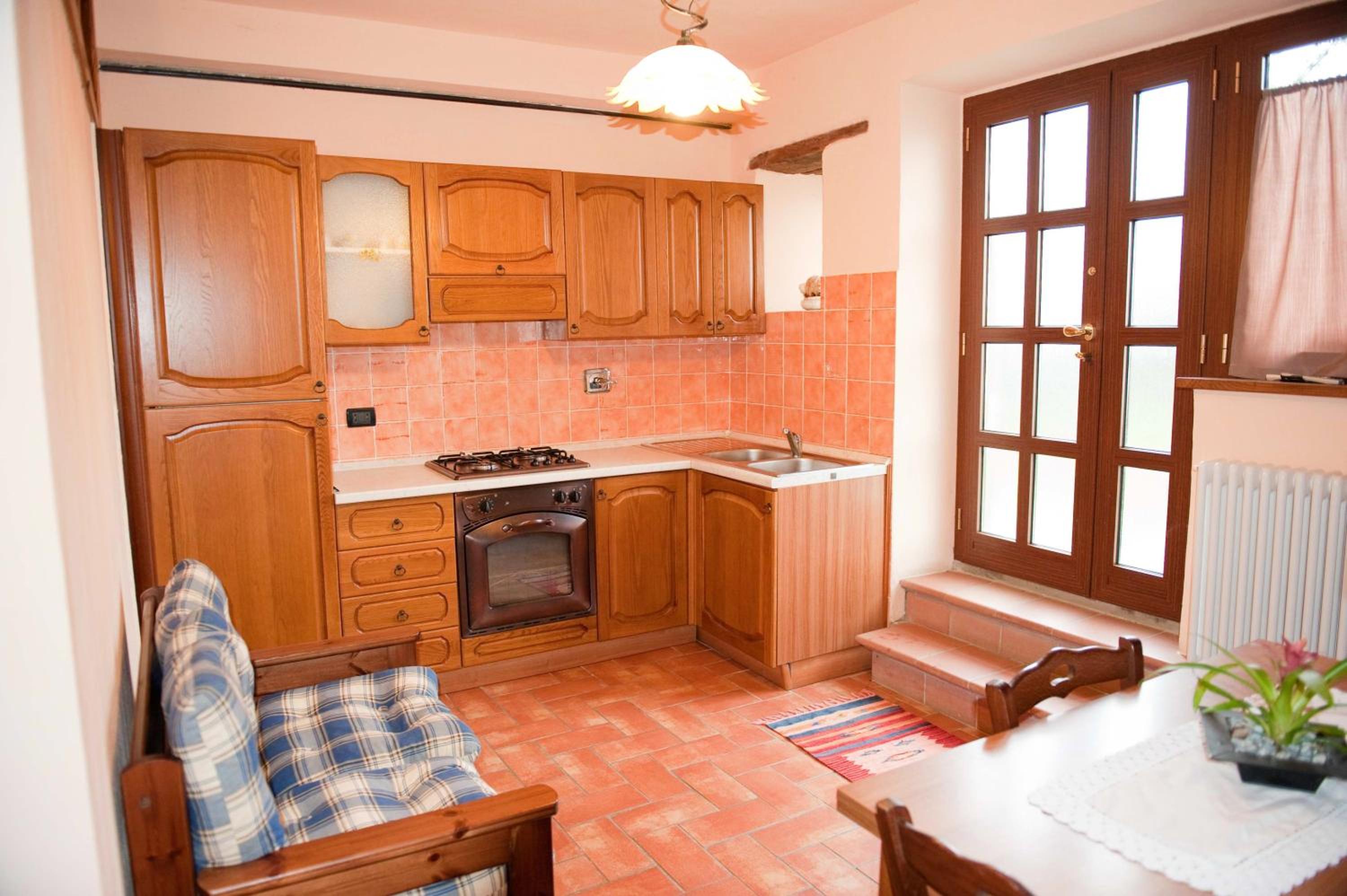 Charming house in Caprese Michelangelo with shared pool view 3