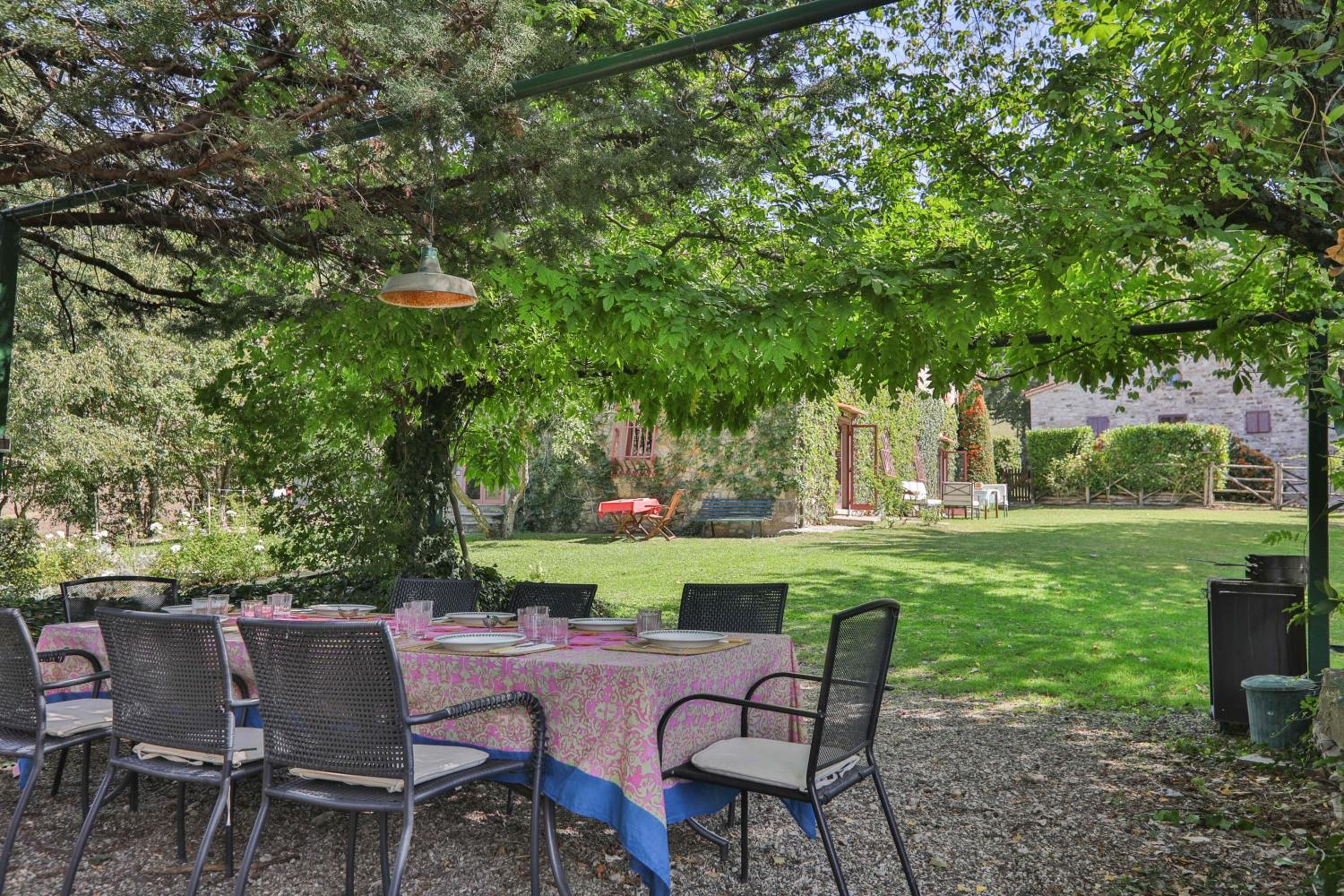Enchanting Villa in Pieve Santo Stefano with Private Pool view 2