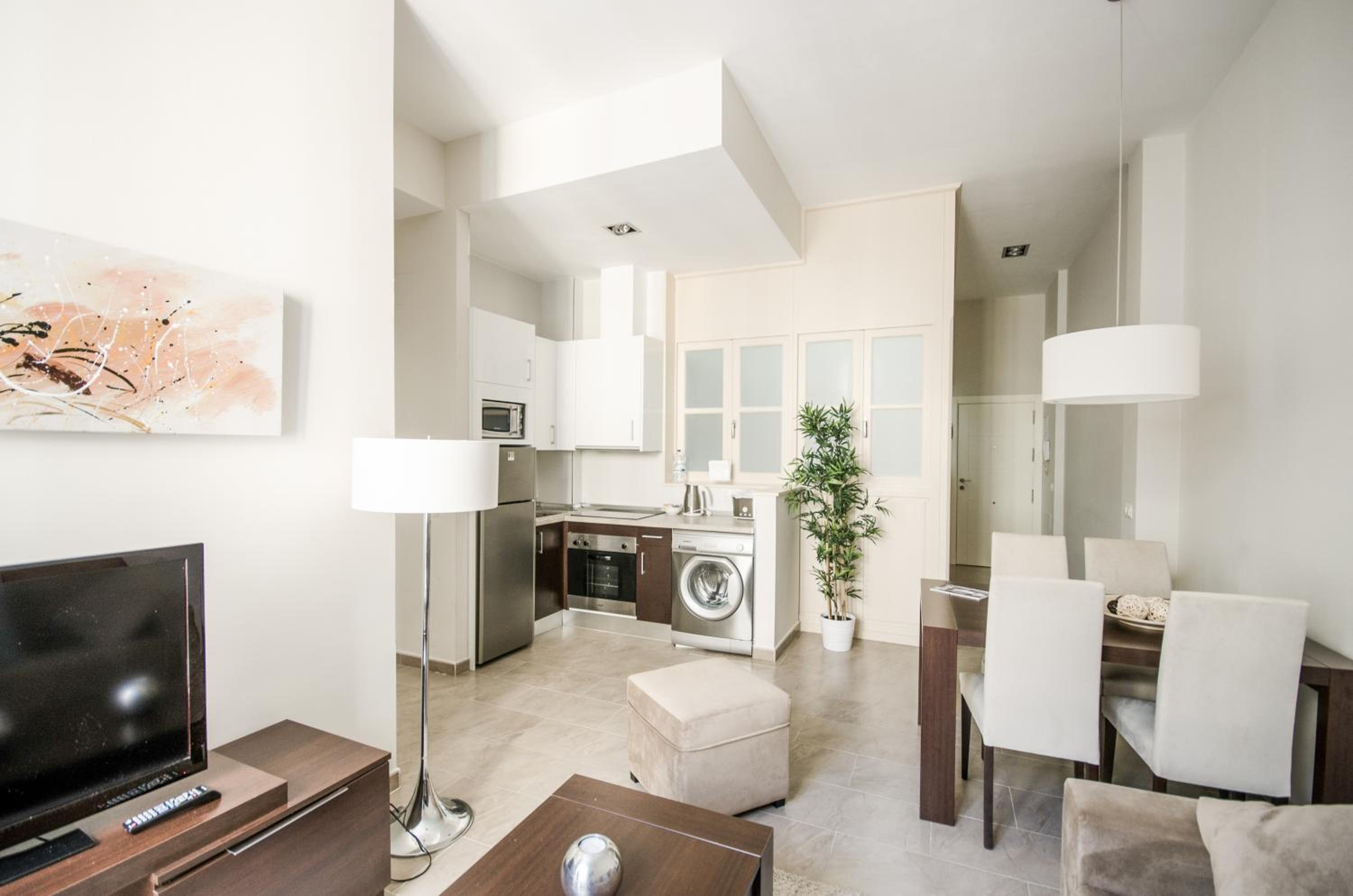 Apartamentos Pinar Málaga Centro - Carretería