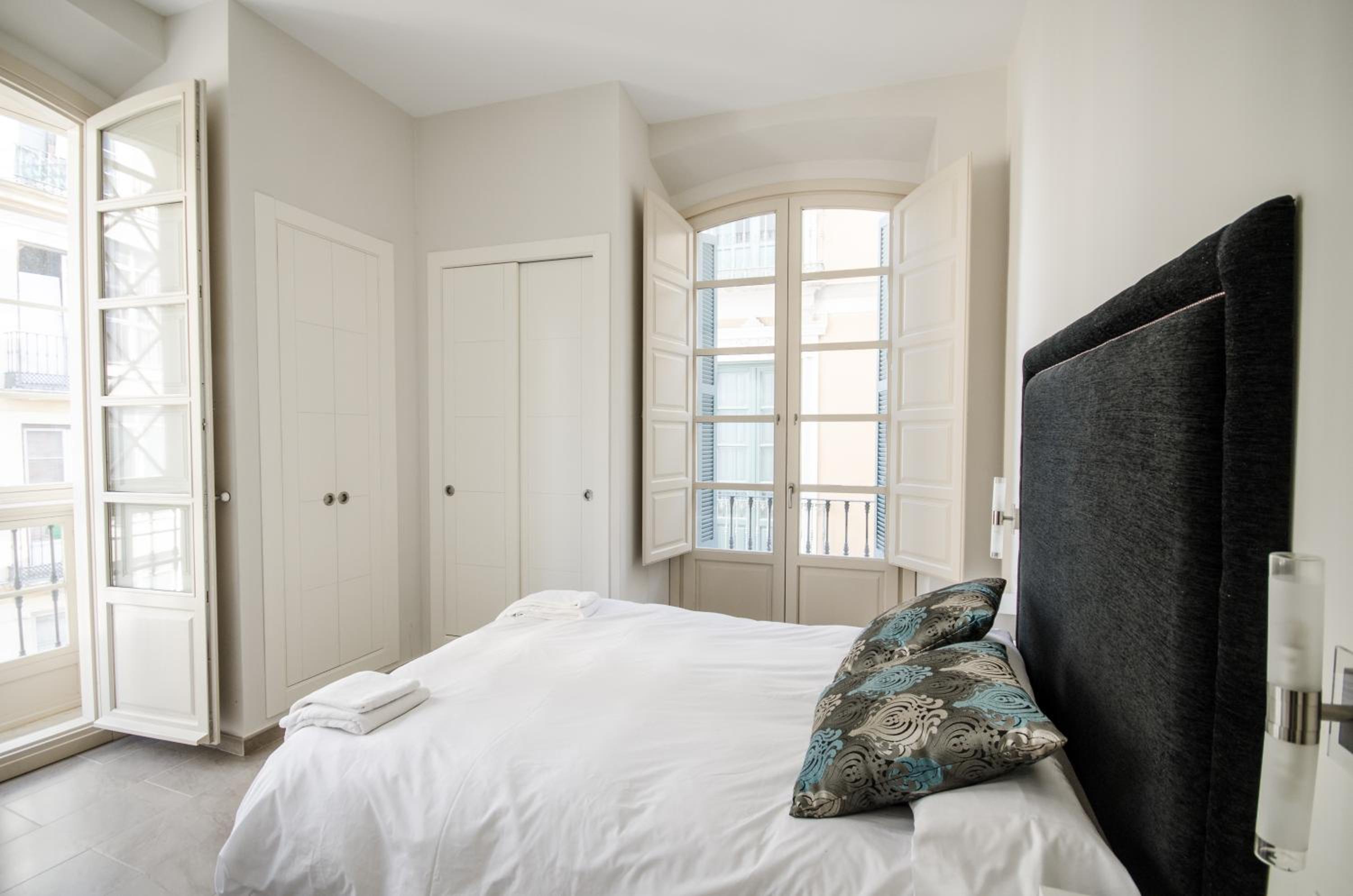 Apartamentos Pinar Málaga Centro - Carretería