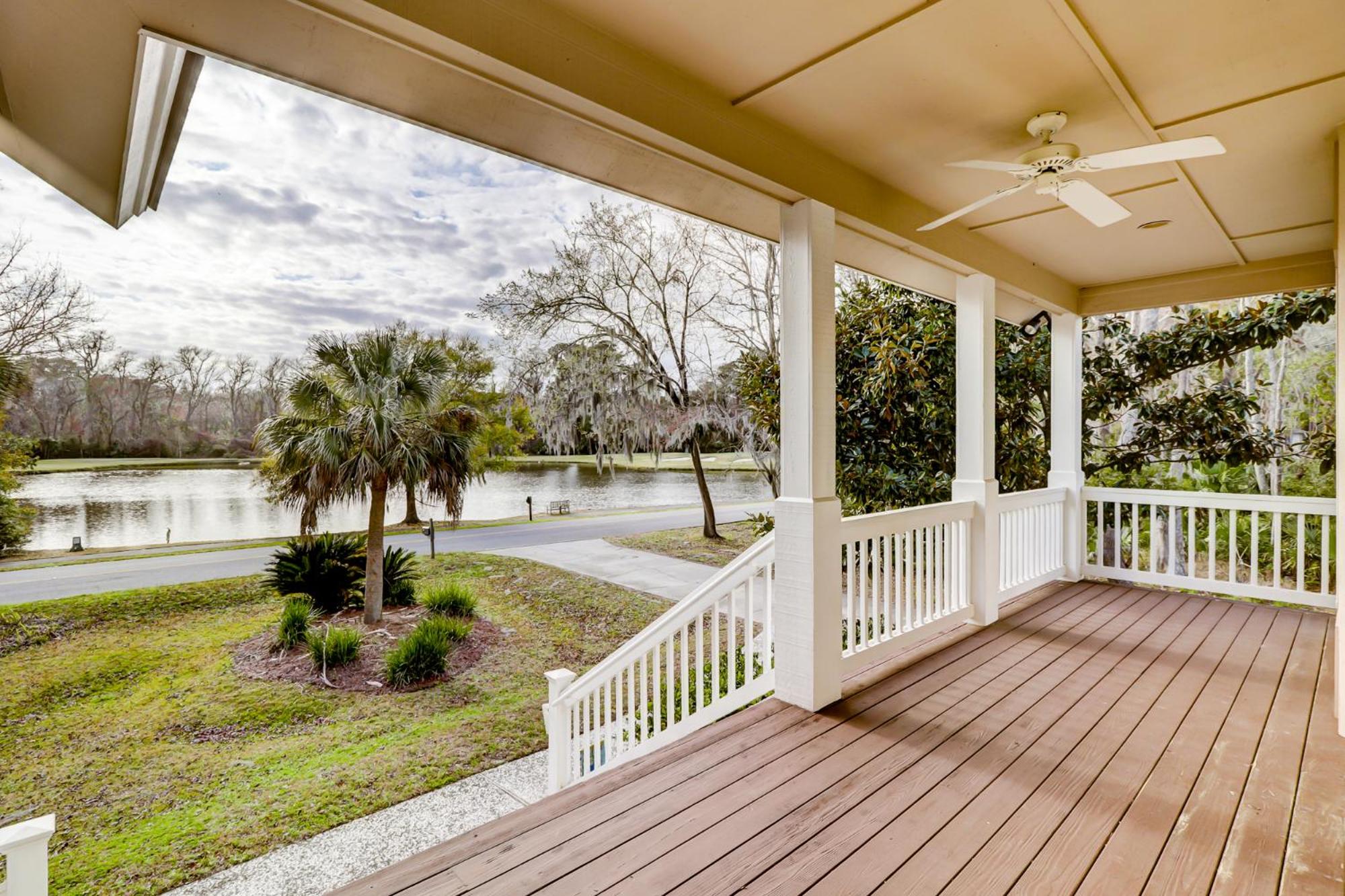Wonderful luxury pet friendly home in Shipyard with great golf Bikes & Beach Gear included