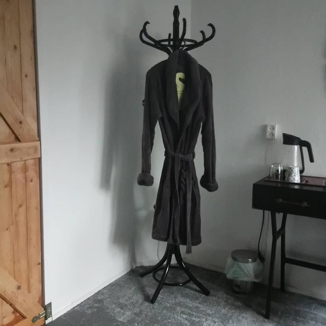 Photo 8